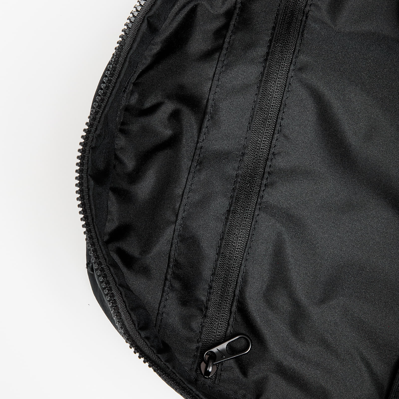 Seljakotid Nike Aura Backpack (24L) Black/ Black/ Matte Silver