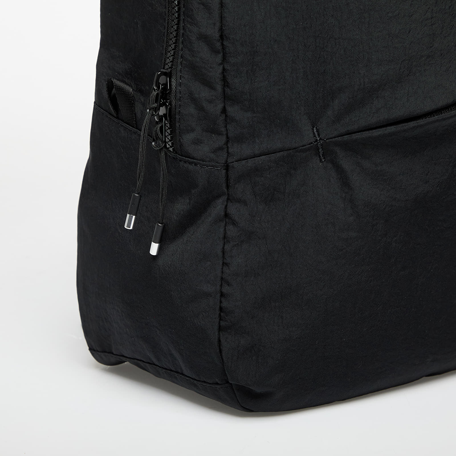 Seljakotid Nike Aura Backpack (24L) Black/ Black/ Matte Silver
