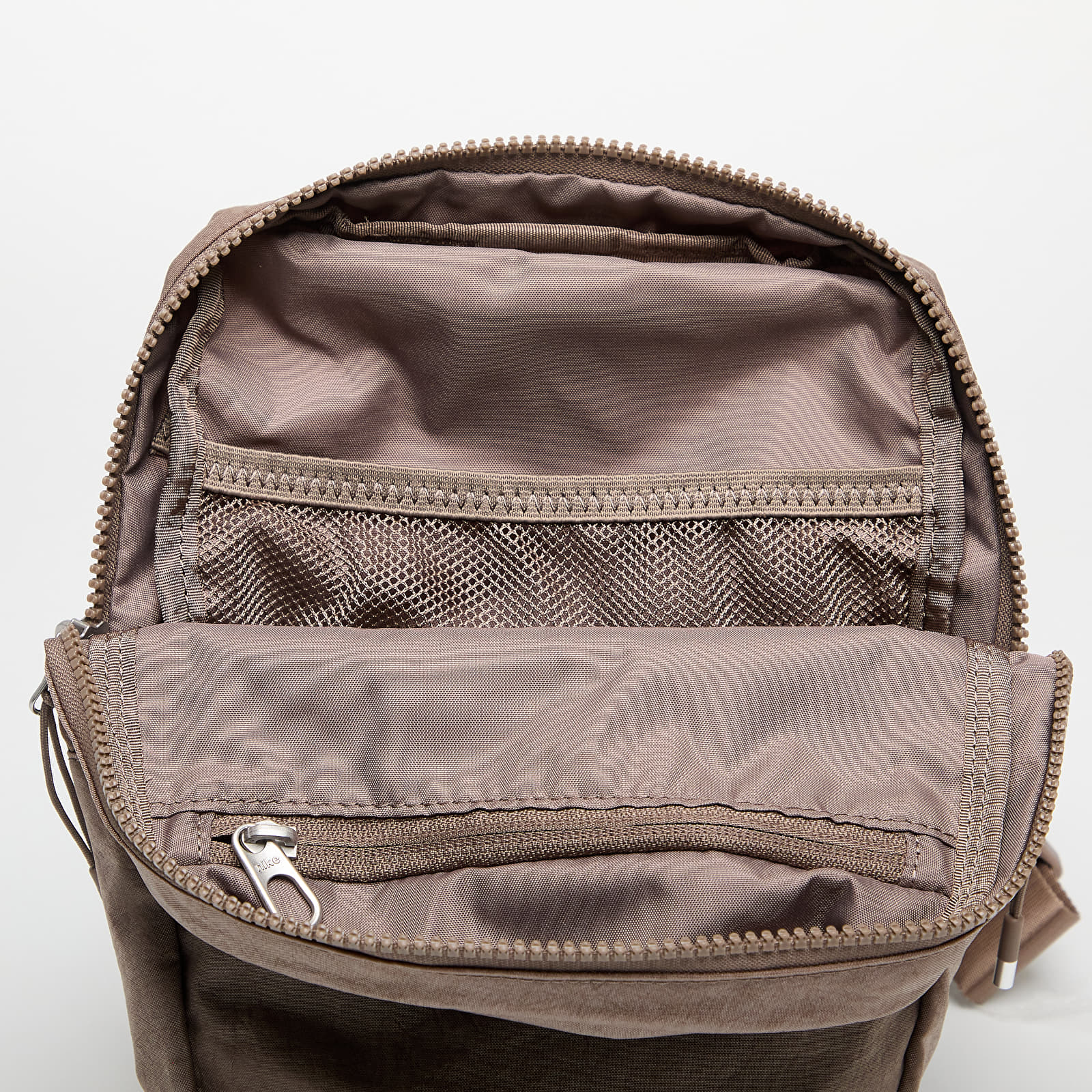 Shoulder bags Nike Aura Crossbody Bag (5L) Mink Brown/ Mink Brown/ Matte Silver
