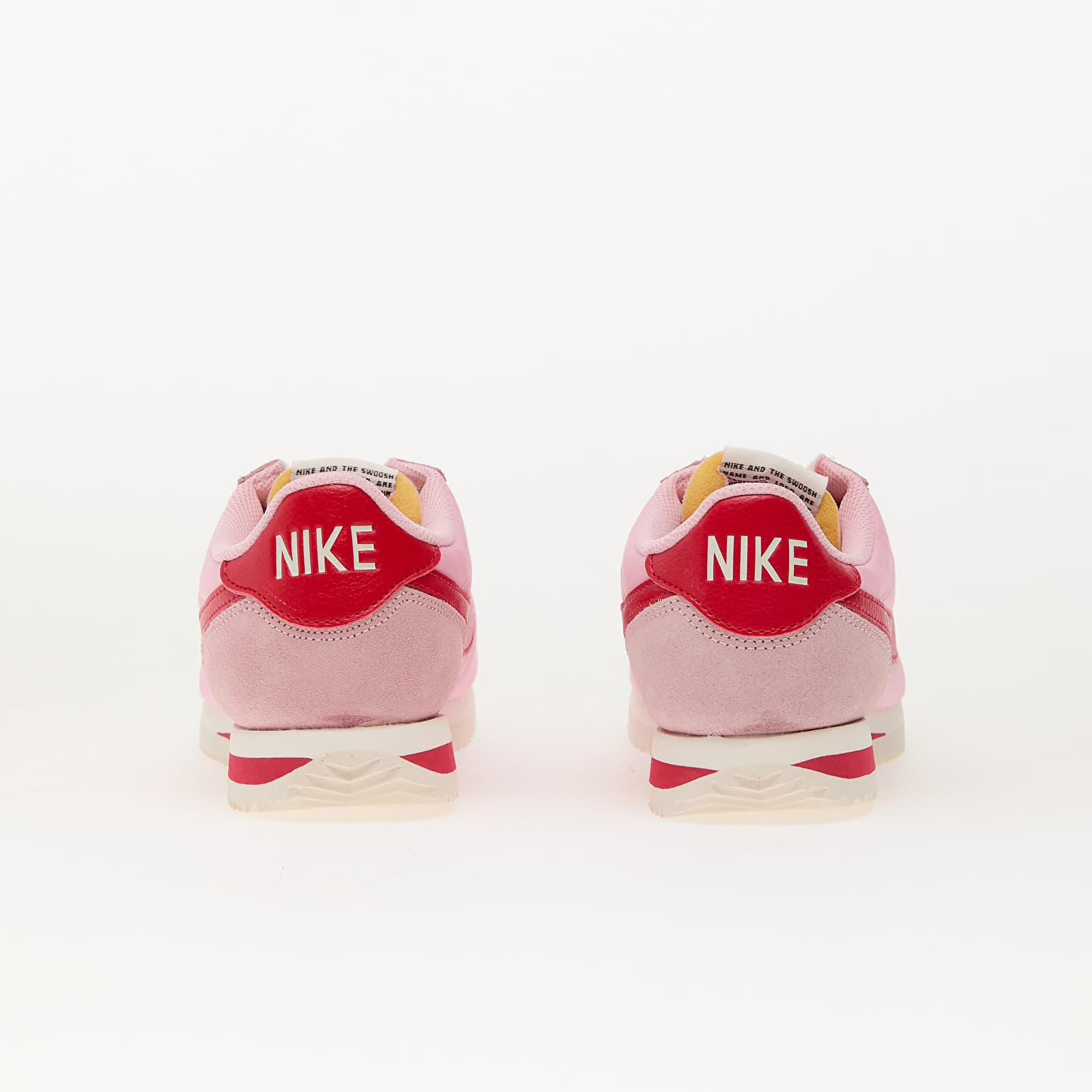 Dámské tenisky a boty Nike W Cortez Textile Med Soft Pink/ Fire Red-Sail-Team Orange