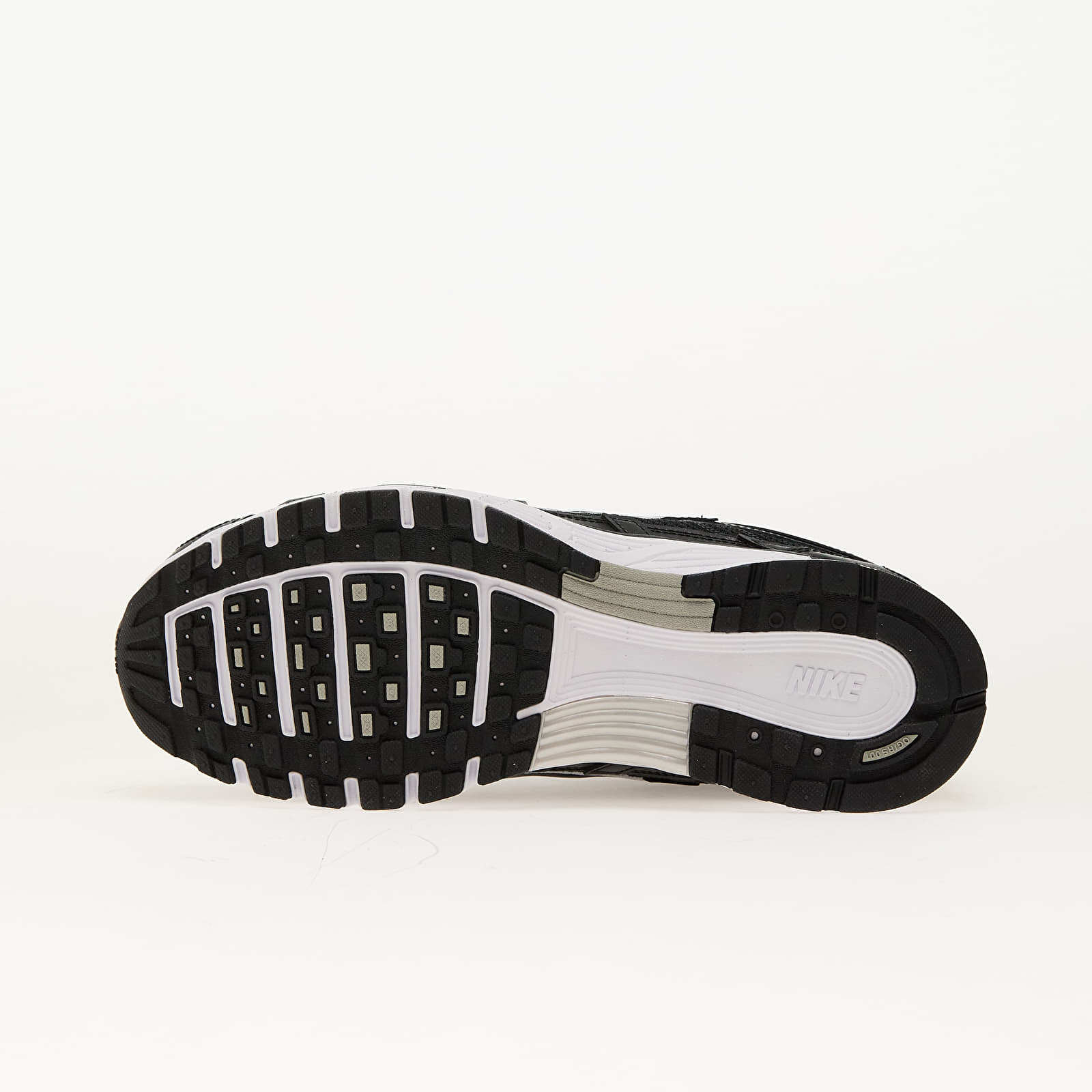 Scarpe uomo Nike P-6000 Black/ Black-White-Metallic Silver