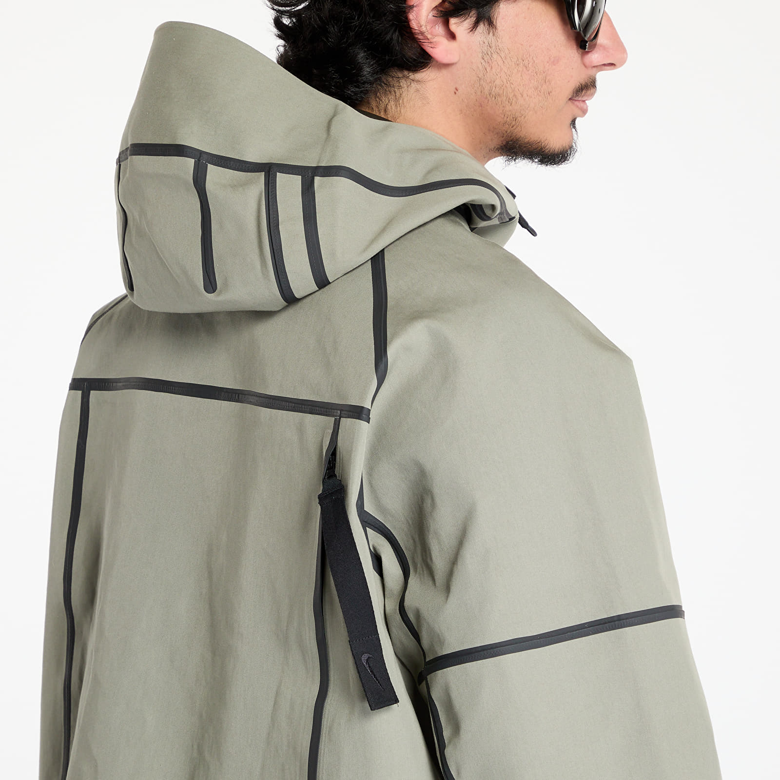 Meeste jakid Nike Tech Men's Storm-FIT Hooded Rain Jacket Light Army/ Black