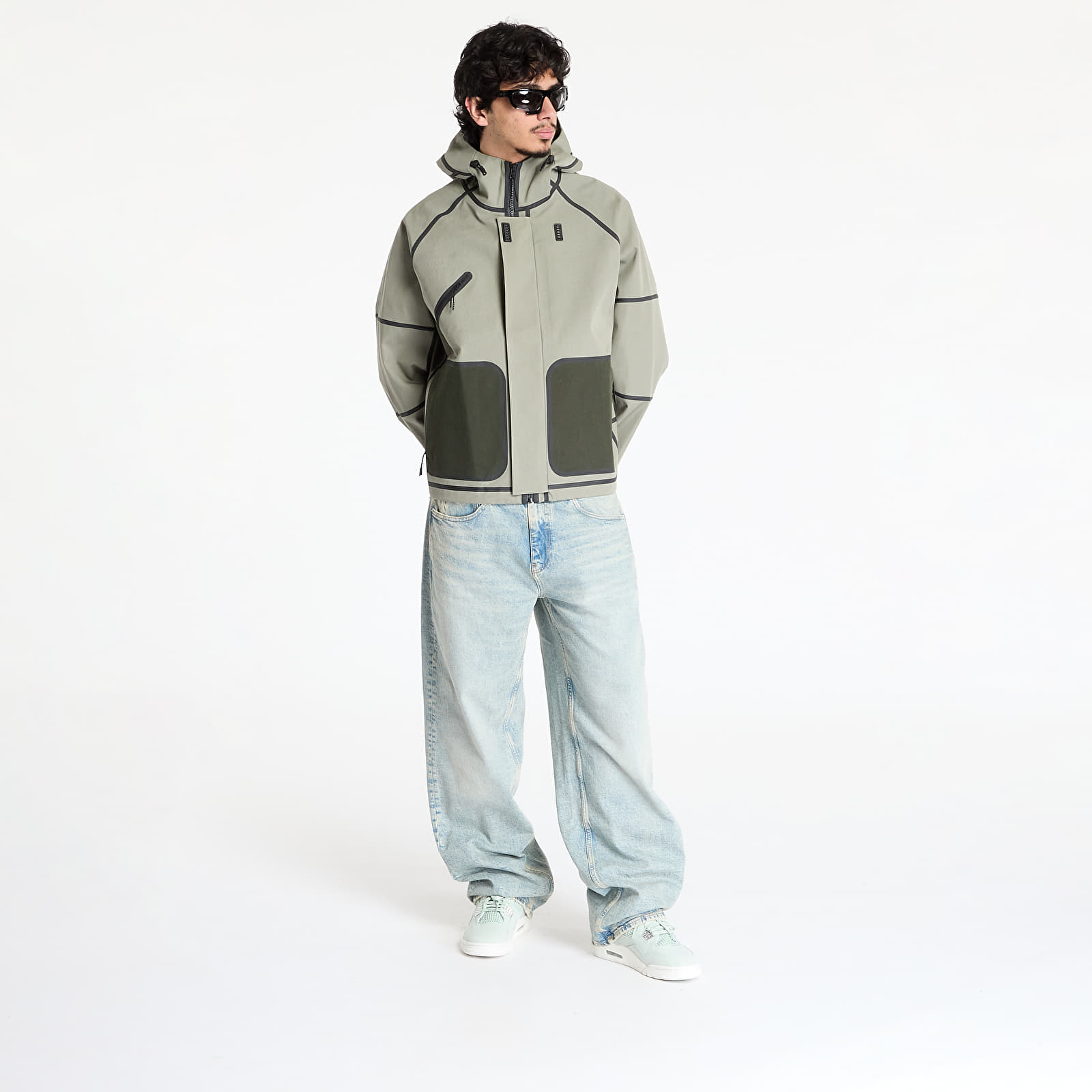 Meeste jakid Nike Tech Men's Storm-FIT Hooded Rain Jacket Light Army/ Black