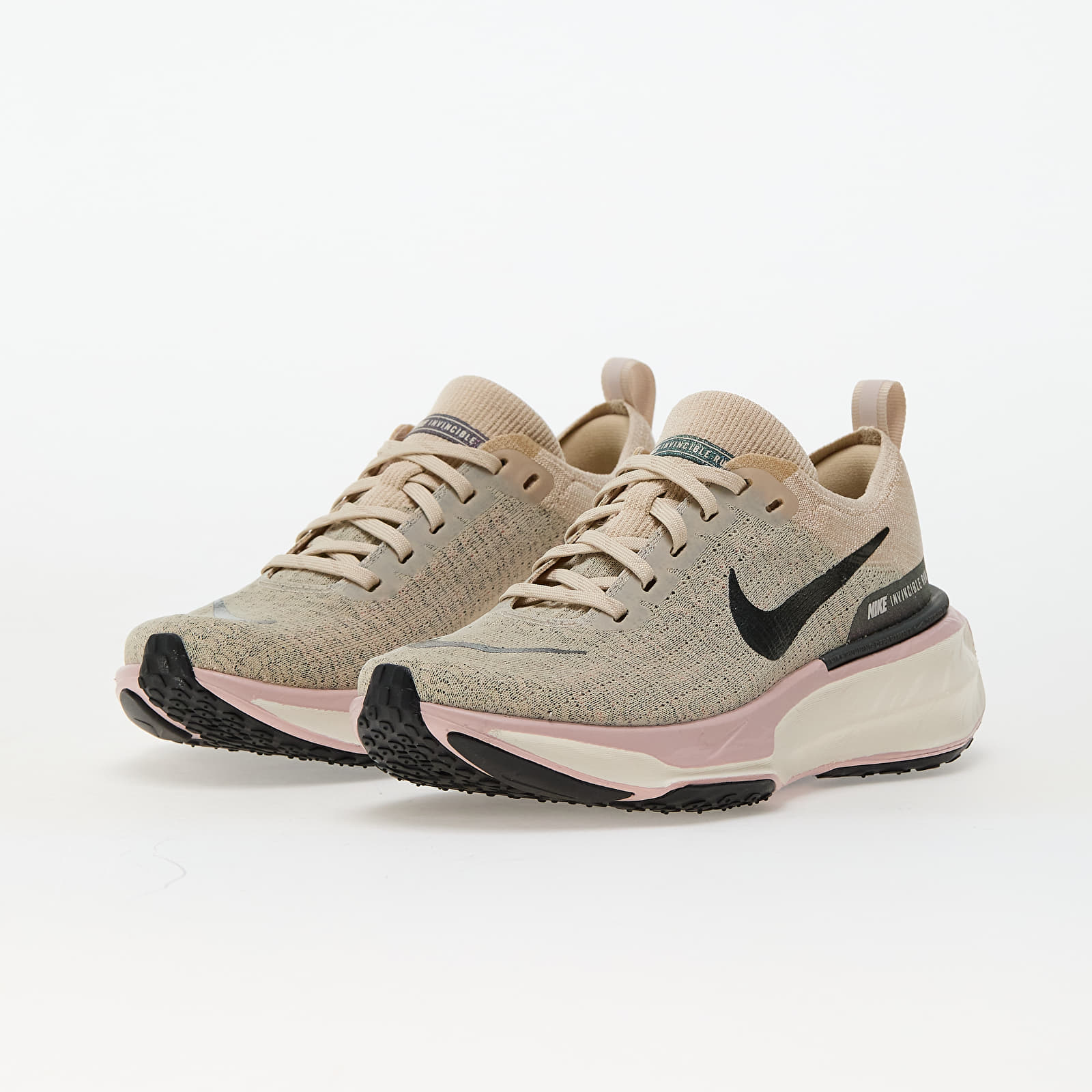 Ženske superge in čevlji Nike Invincible 3 Premium Sanddrift/ Anthracite-Pink Oxford