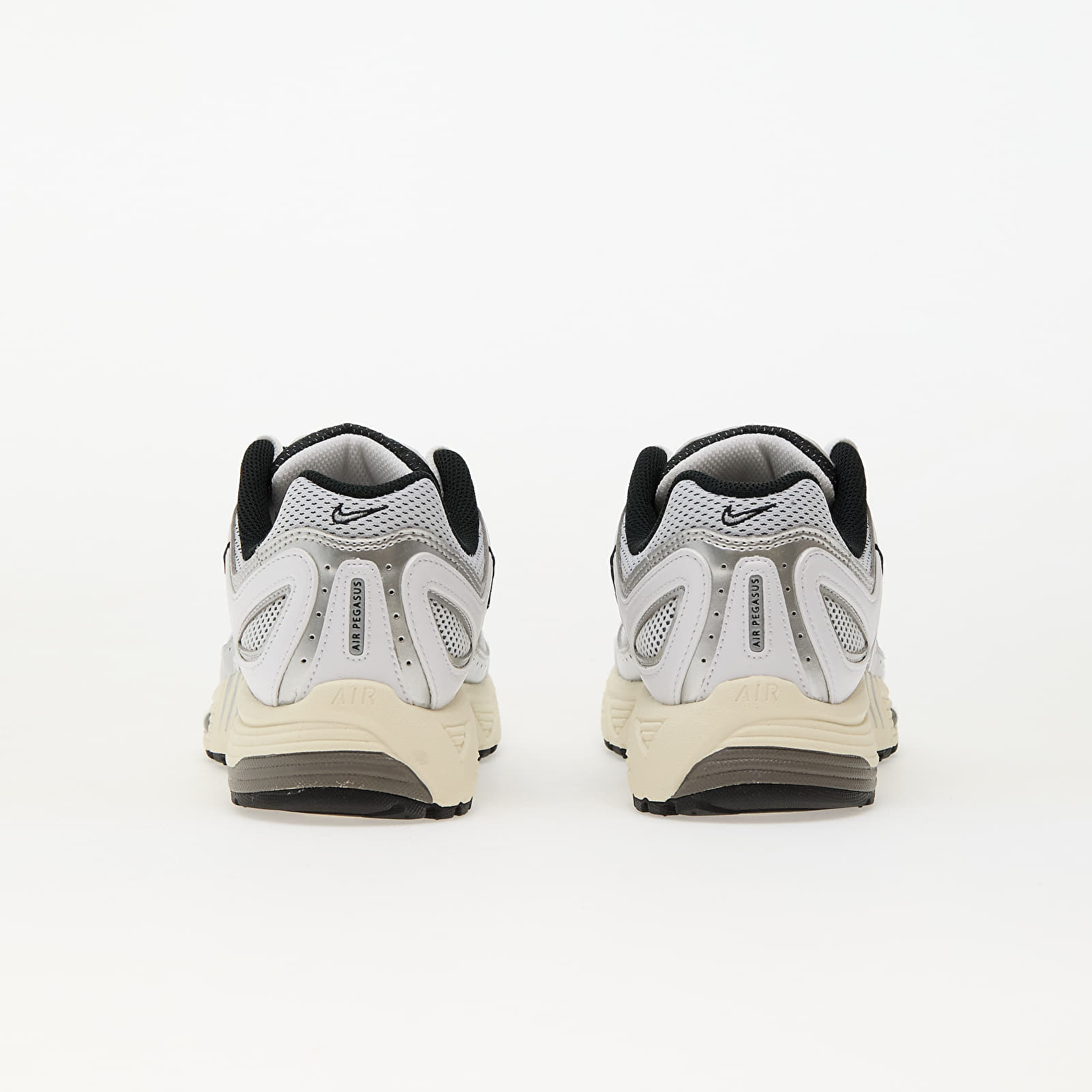 Naiste tossud ja kingad Nike W Air Pegasus 2005 White/ Metallic Silver-Coconut Milk-Black