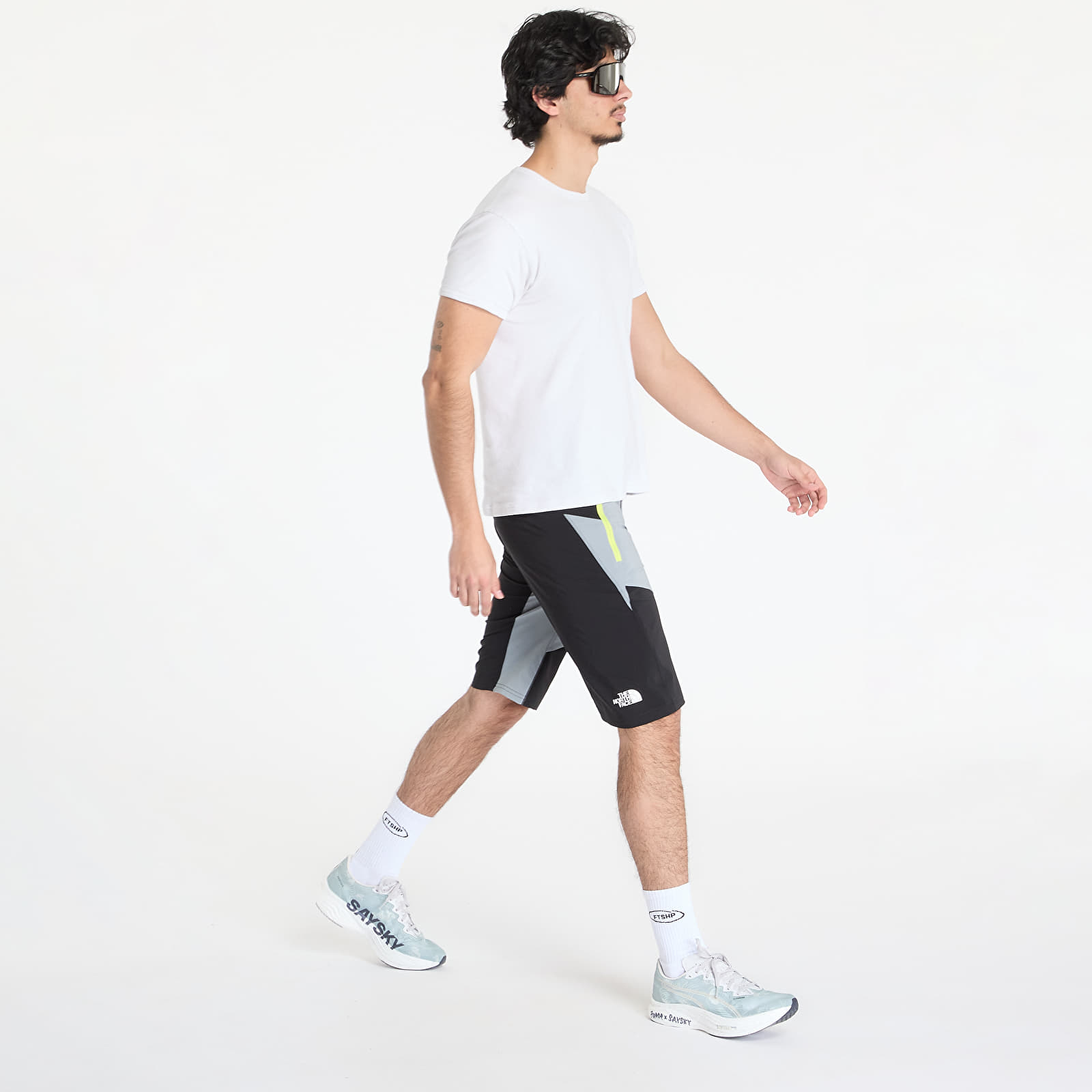 Meeste lühikesed püksid The North Face Felik Slim Tapered Short Monument Grey/ TNF Black