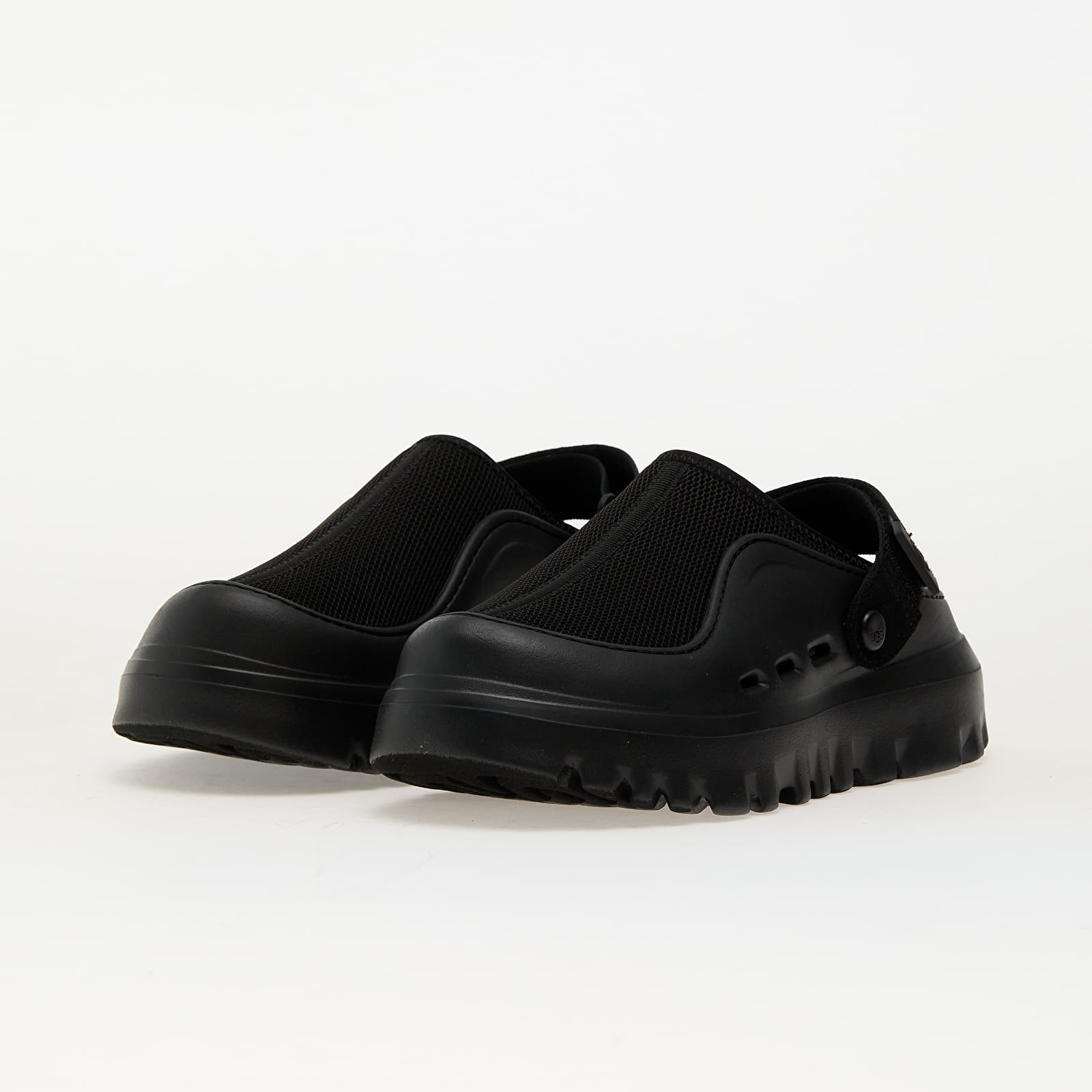 Adidași și pantofi pentru bărbați UGG M Peakmod Black