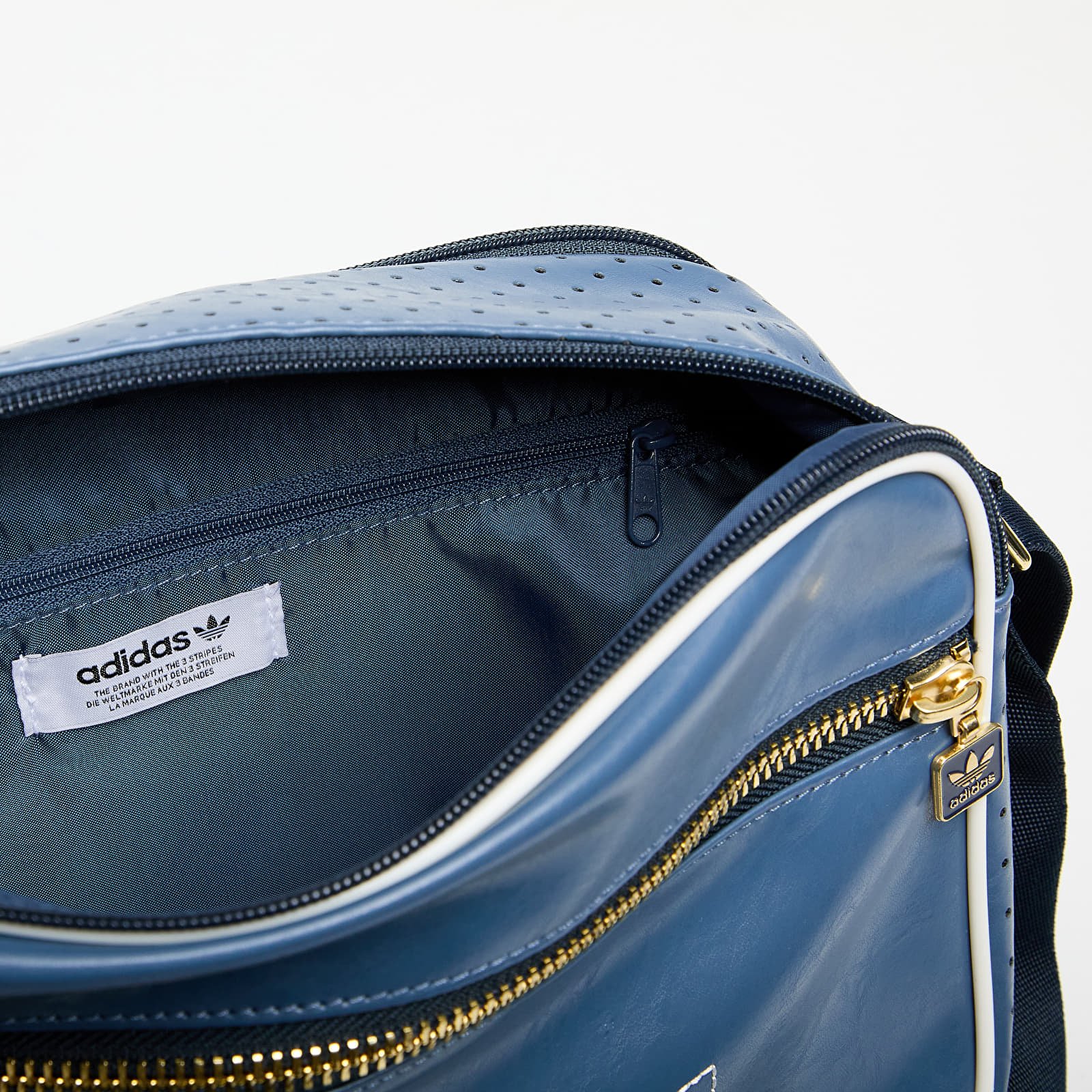 Shoulder bags adidas Airliner Preloved Ink/ Aurora Ink