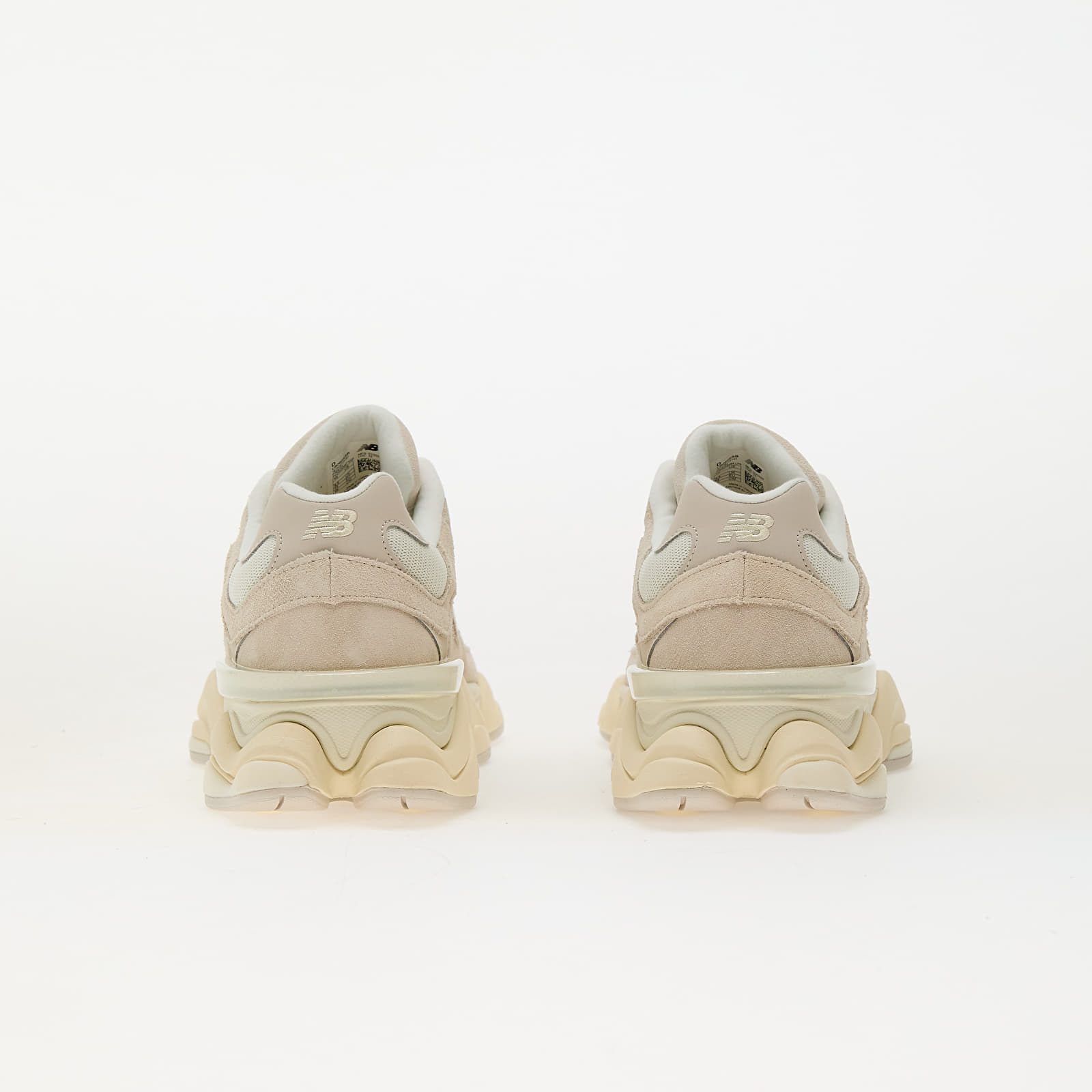 Men's sneakers and shoes New Balance 9060 Beige