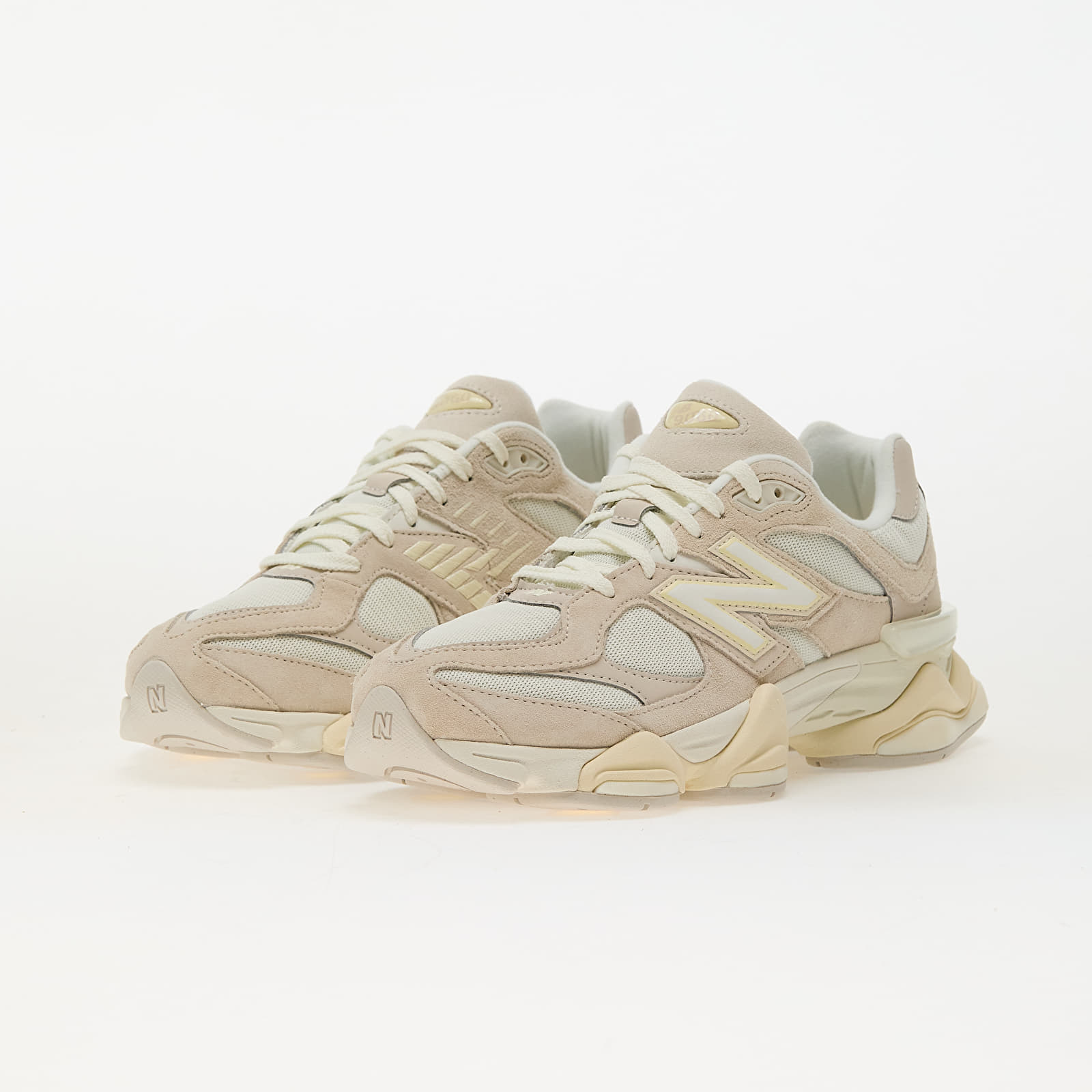 Men's sneakers and shoes New Balance 9060 Beige
