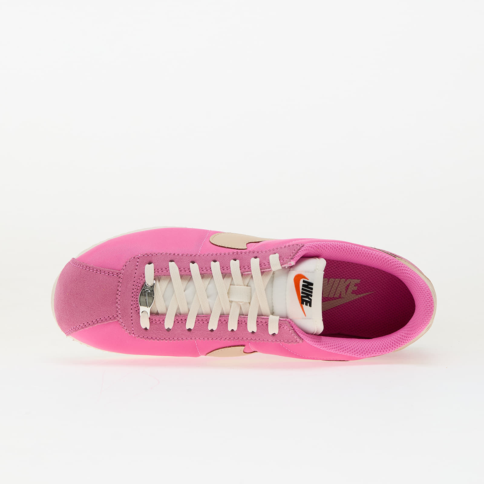 Baskets et chaussures pour femmes Nike W Cortez Playful Pink/ Sanddrift-Sail