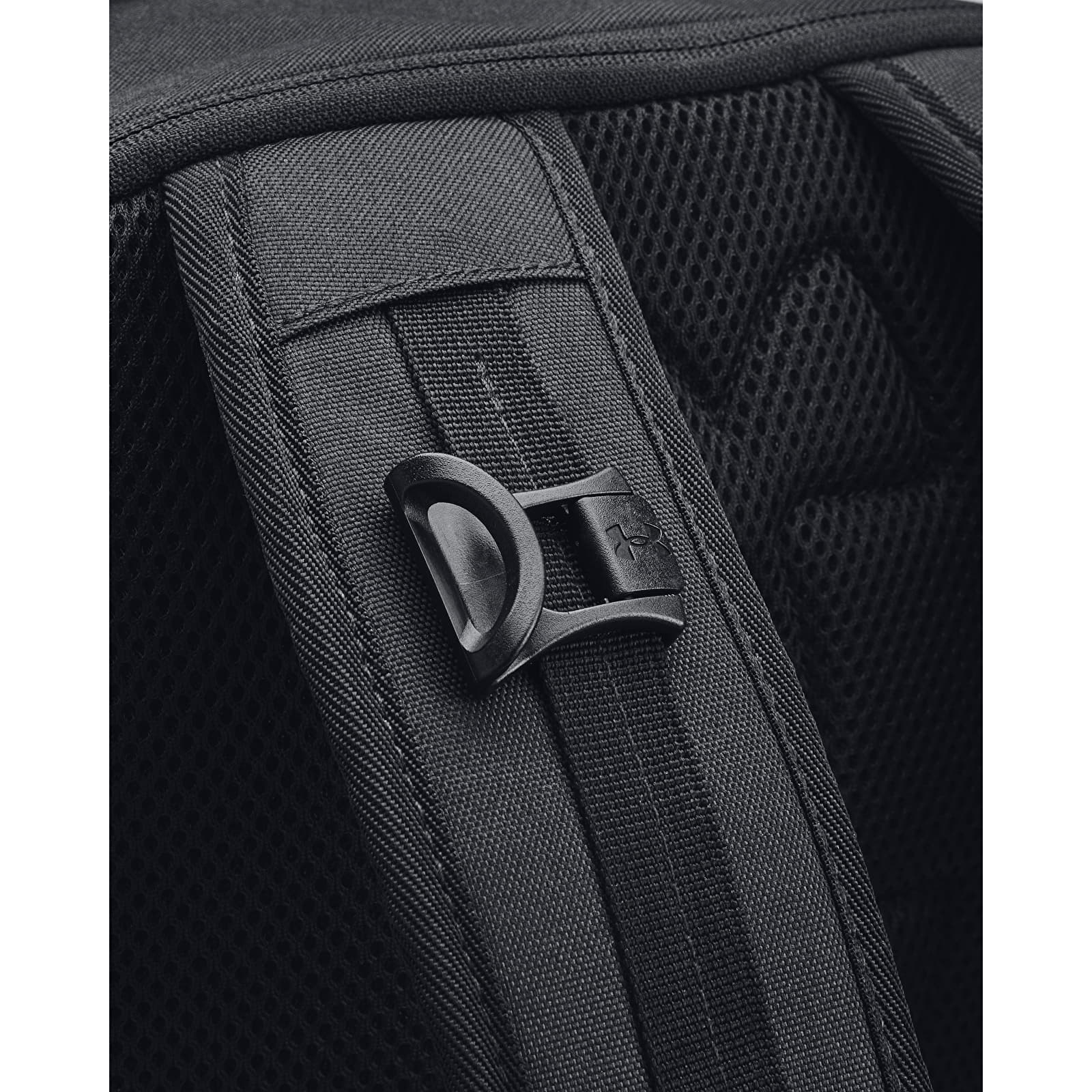 Meeste seljakotid Under Armour Contain Backpack Black/ Black/ Metallic Gold