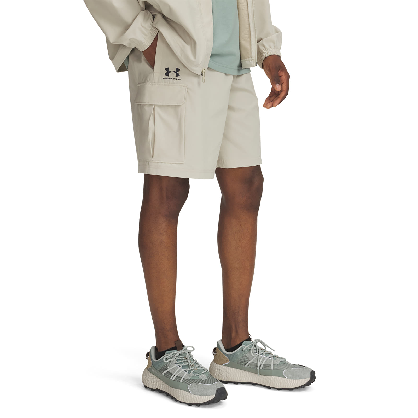 Pantalones cortos para hombre Under Armour Vibe Woven Cargo Short Khaki Base/ Black