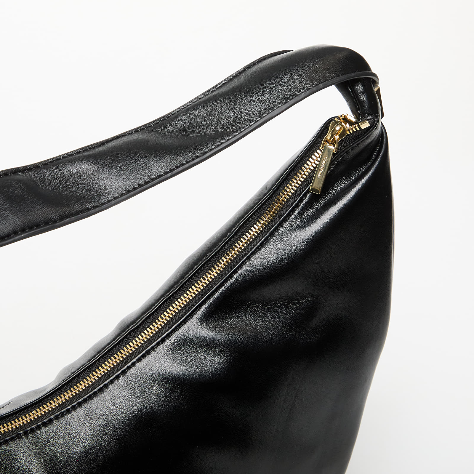Shoulder bags Calvin Klein Pinched Soft Crescen Black