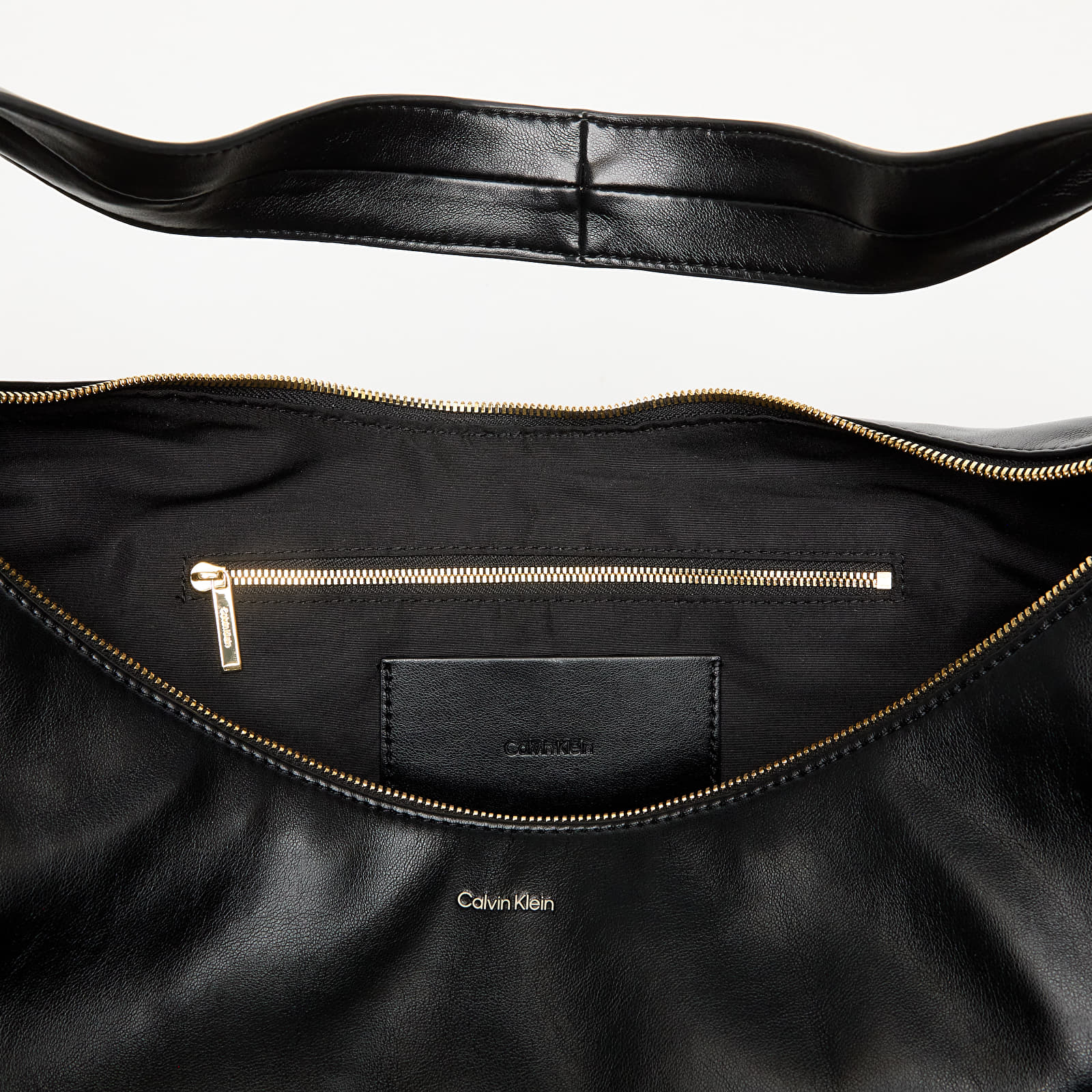 Shoulder bags Calvin Klein Pinched Soft Crescen Black