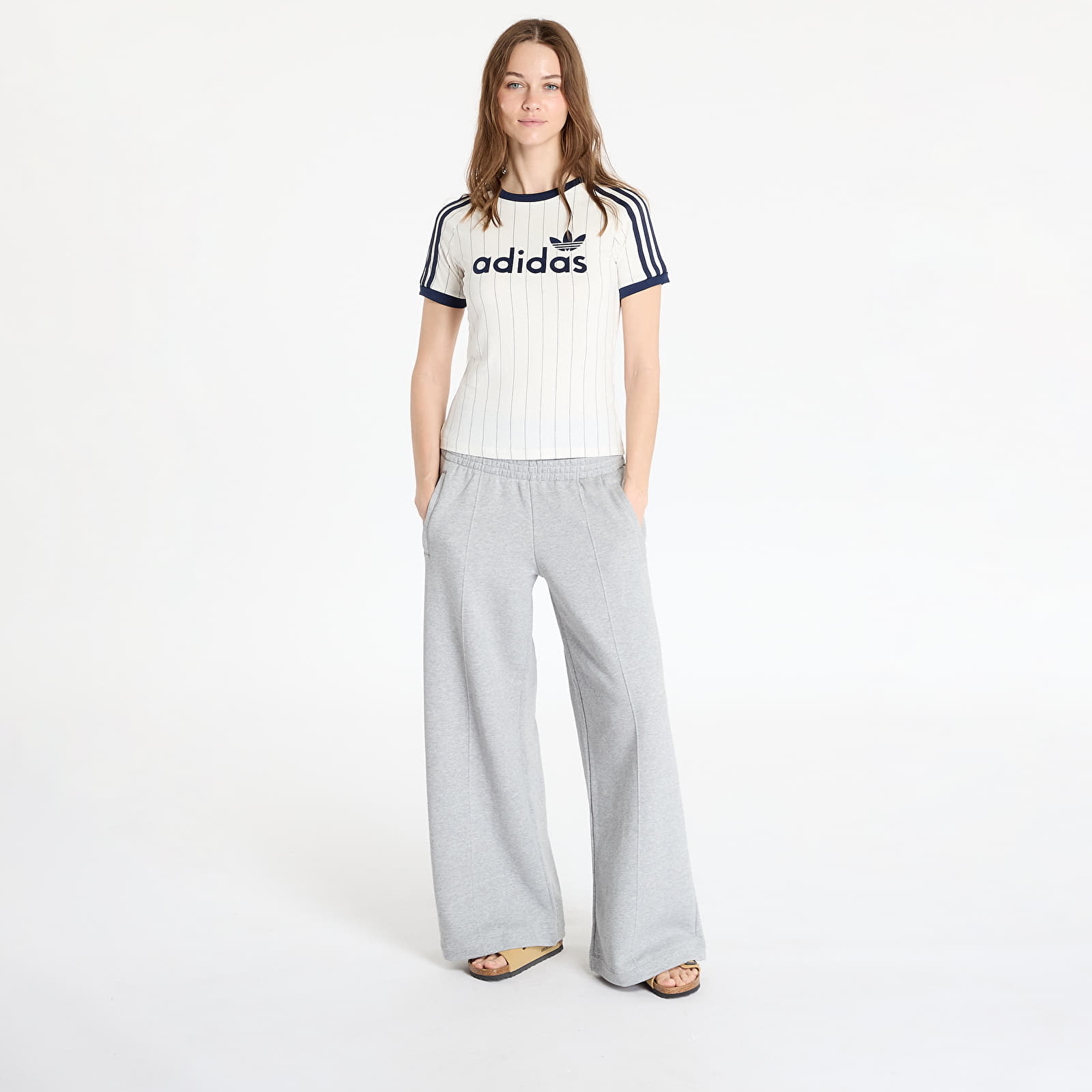 Moteriški marškinėliai adidas Linear Graphic Cali Tee Off White/ Night Indigo