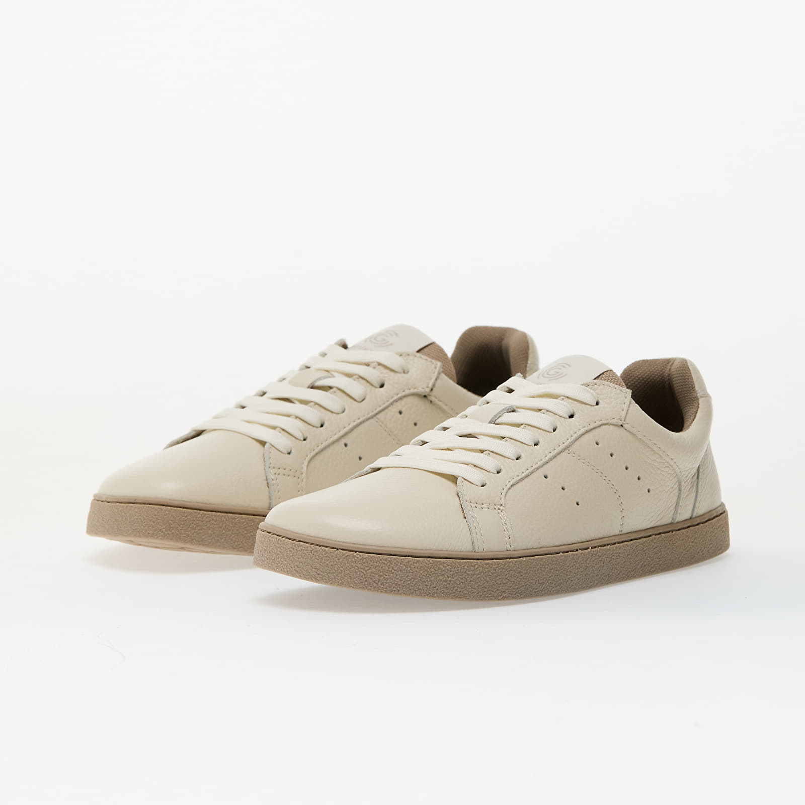 Women's sneakers and shoes Groundies Universe Women Off-White