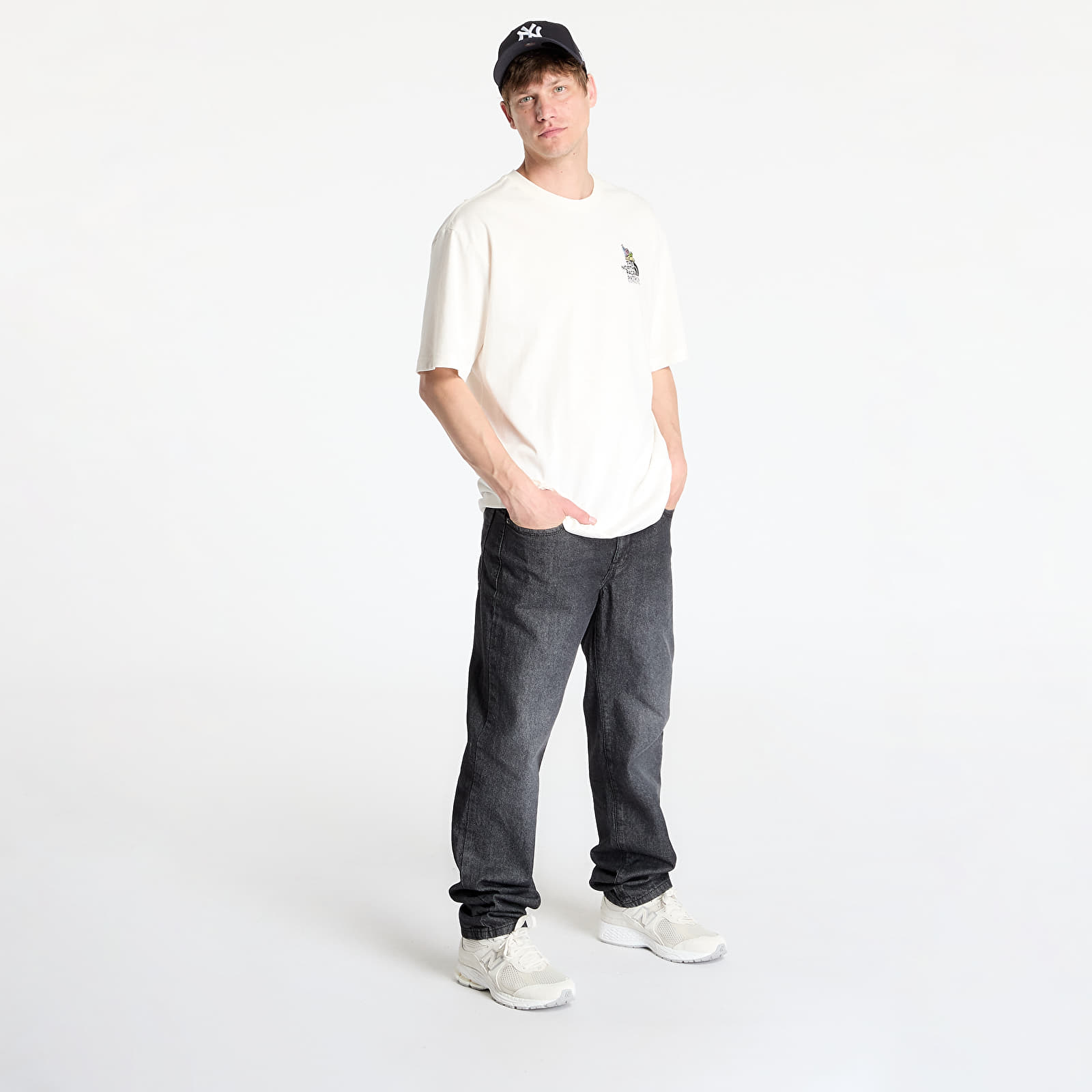 Meeste T-särgid The North Face UNISEX Ss Clean Trails Oversized Tee White Dune