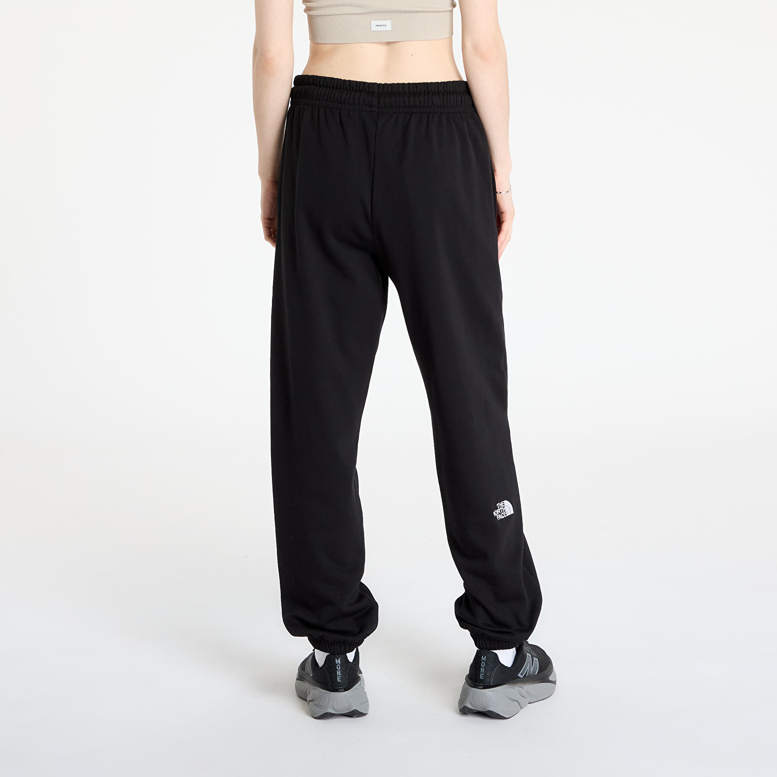 Sweatpants The North Face Essential Jogger TNF Black