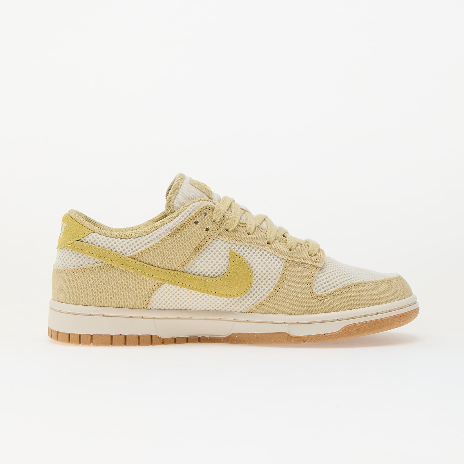 Zapatillas mujer Nike W Dunk Low Nn Se Team Gold/ Soft Yellow-Pale Ivory