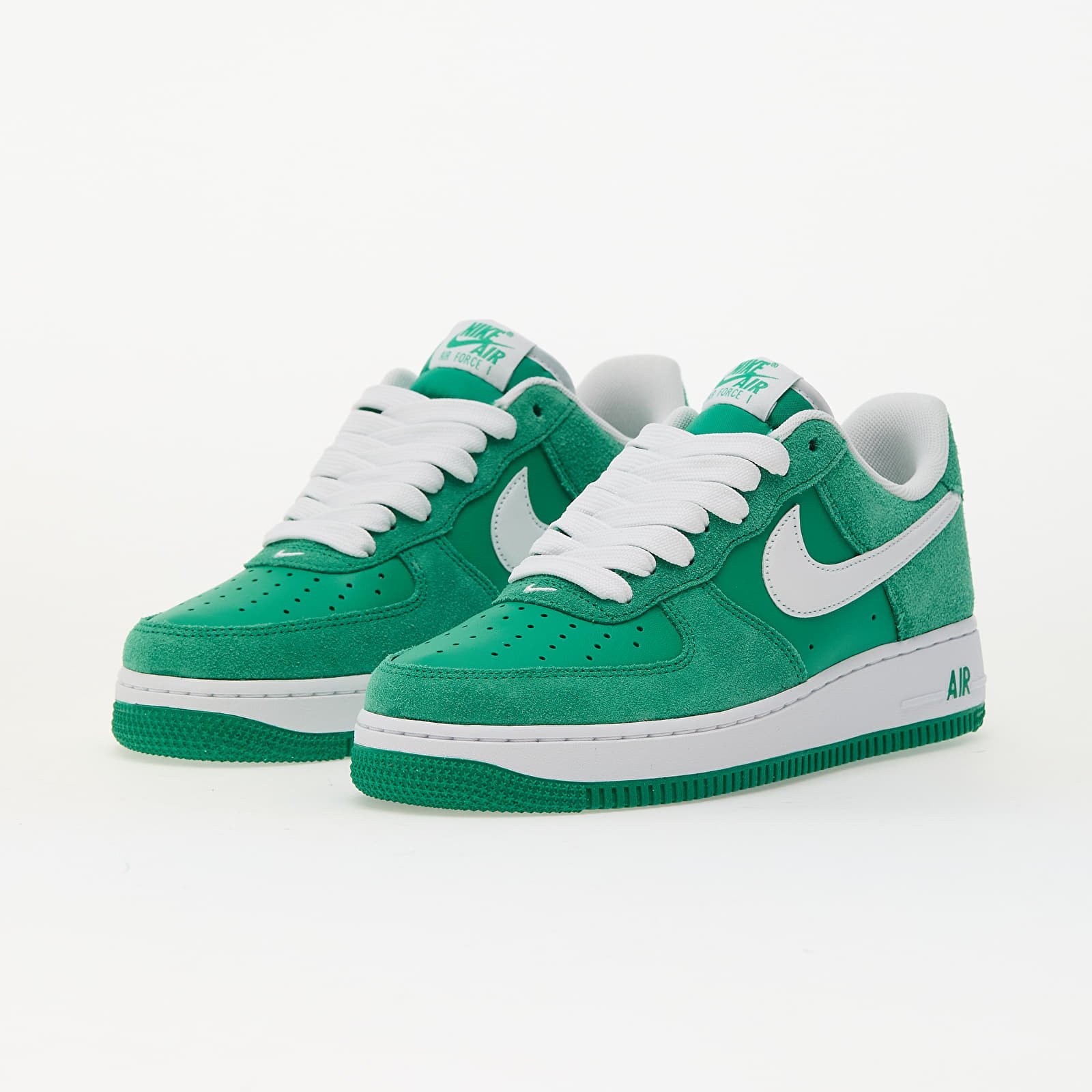 Zapatillas y zapatos de hombre Nike Air Force 1 '07 Lv8 Stadium Green/ White-Stadium Green