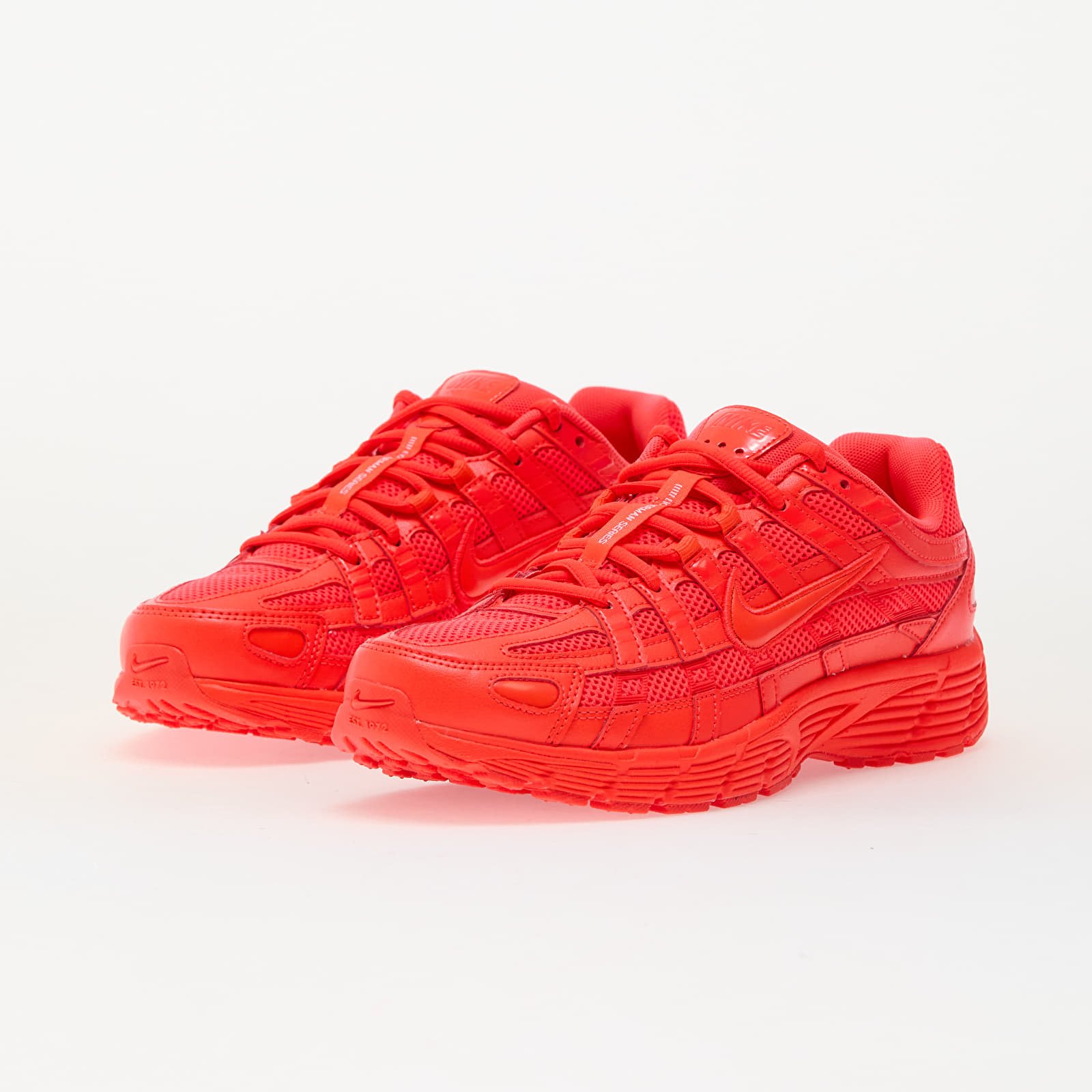 Naiste tossud ja kingad Nike W P-6000 Bright Crimson/ Bright Crimson-White