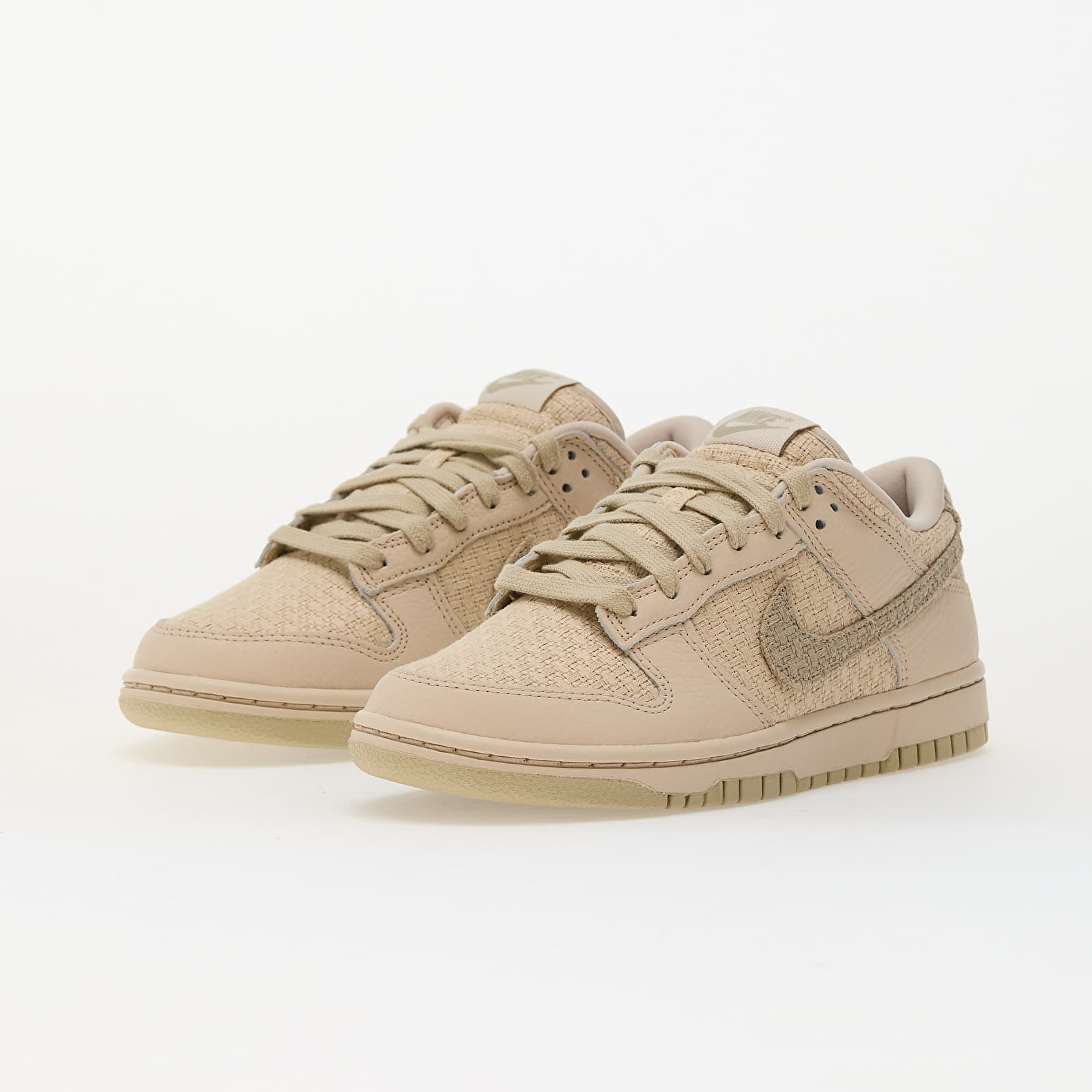 Women's sneakers and shoes Nike W Dunk Low Sanddrift/ Desert Khaki