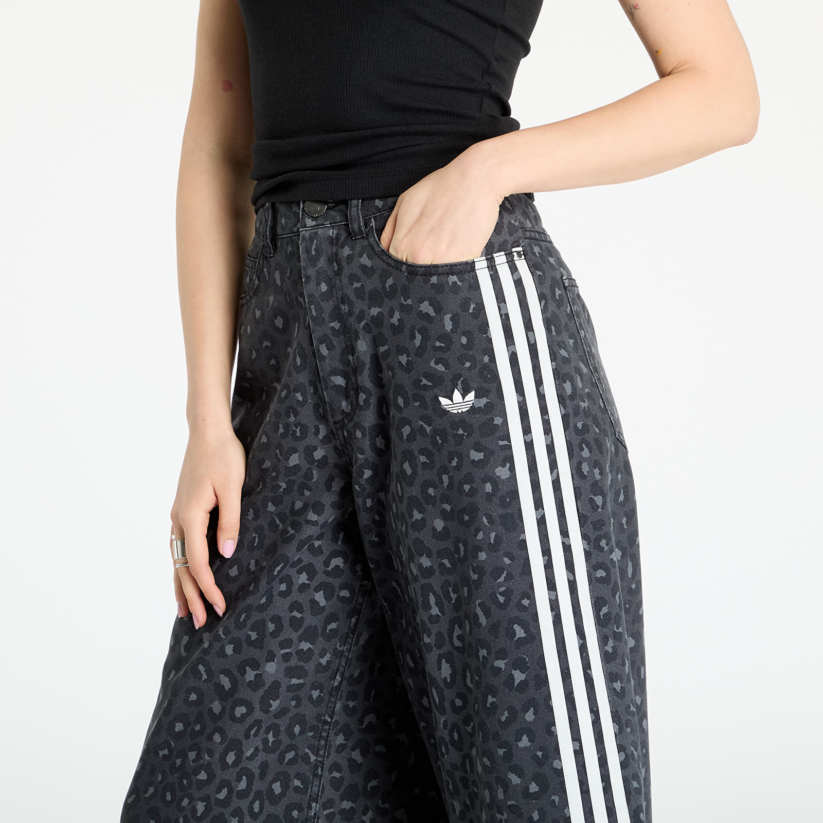 Shorts til kvinder adidas Originals Bermuda Multicolor/ Carbon