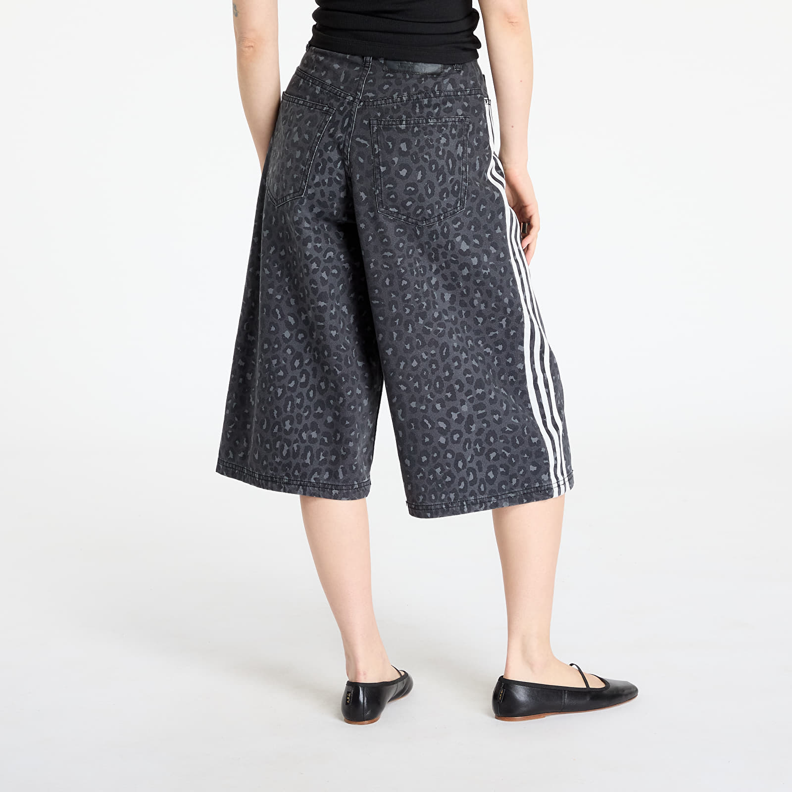 Shorts til kvinder adidas Originals Bermuda Multicolor/ Carbon