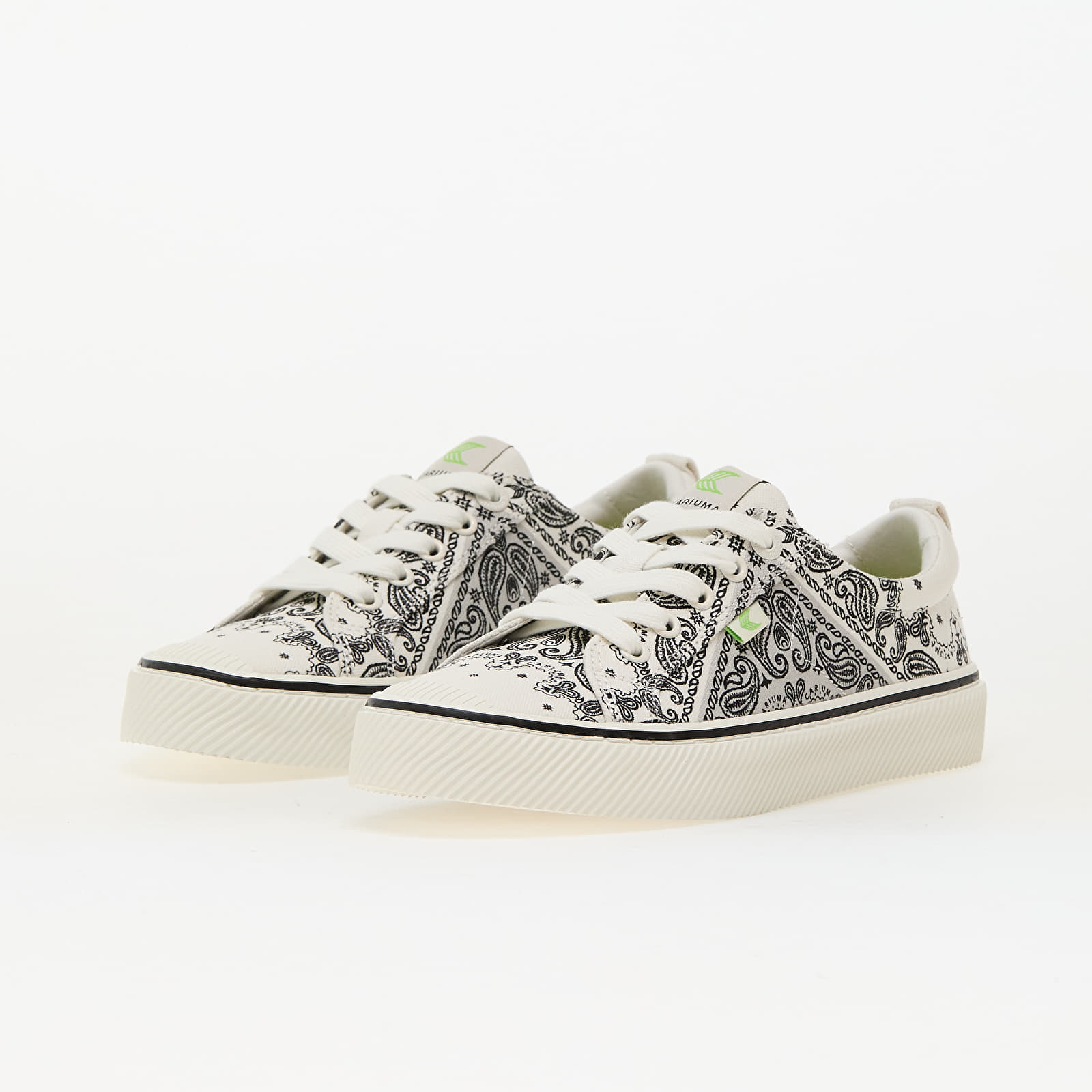 Joggesko og sko for kvinner Cariuma W Oca Low Off-White Bandana
