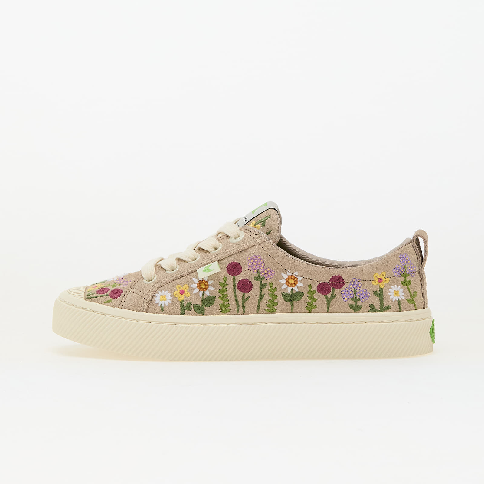 Sneakers und Schuhe für Frauen Cariuma W OCA Low Sand Embroidered Flowers