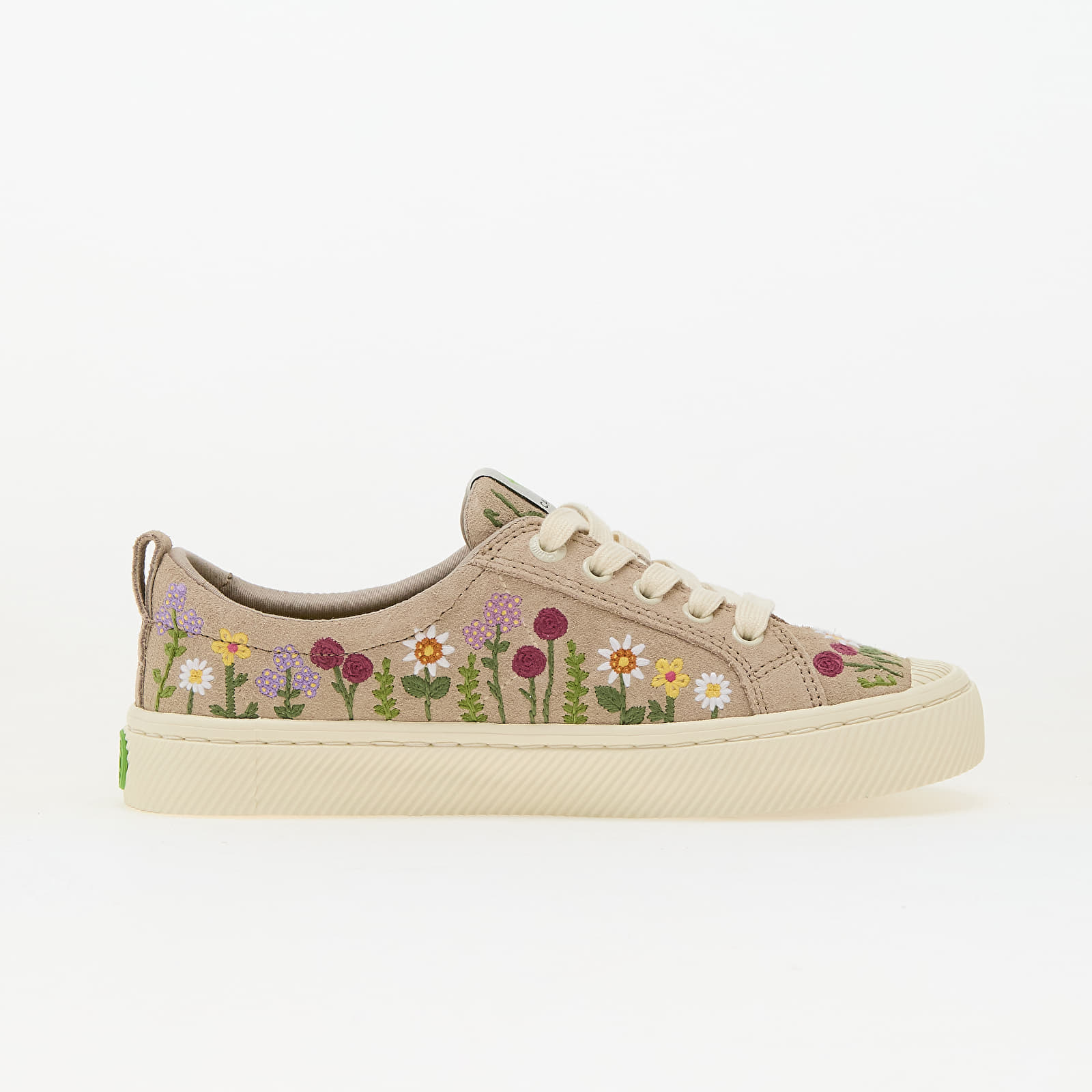 Sneakers und Schuhe für Frauen Cariuma W OCA Low Sand Embroidered Flowers