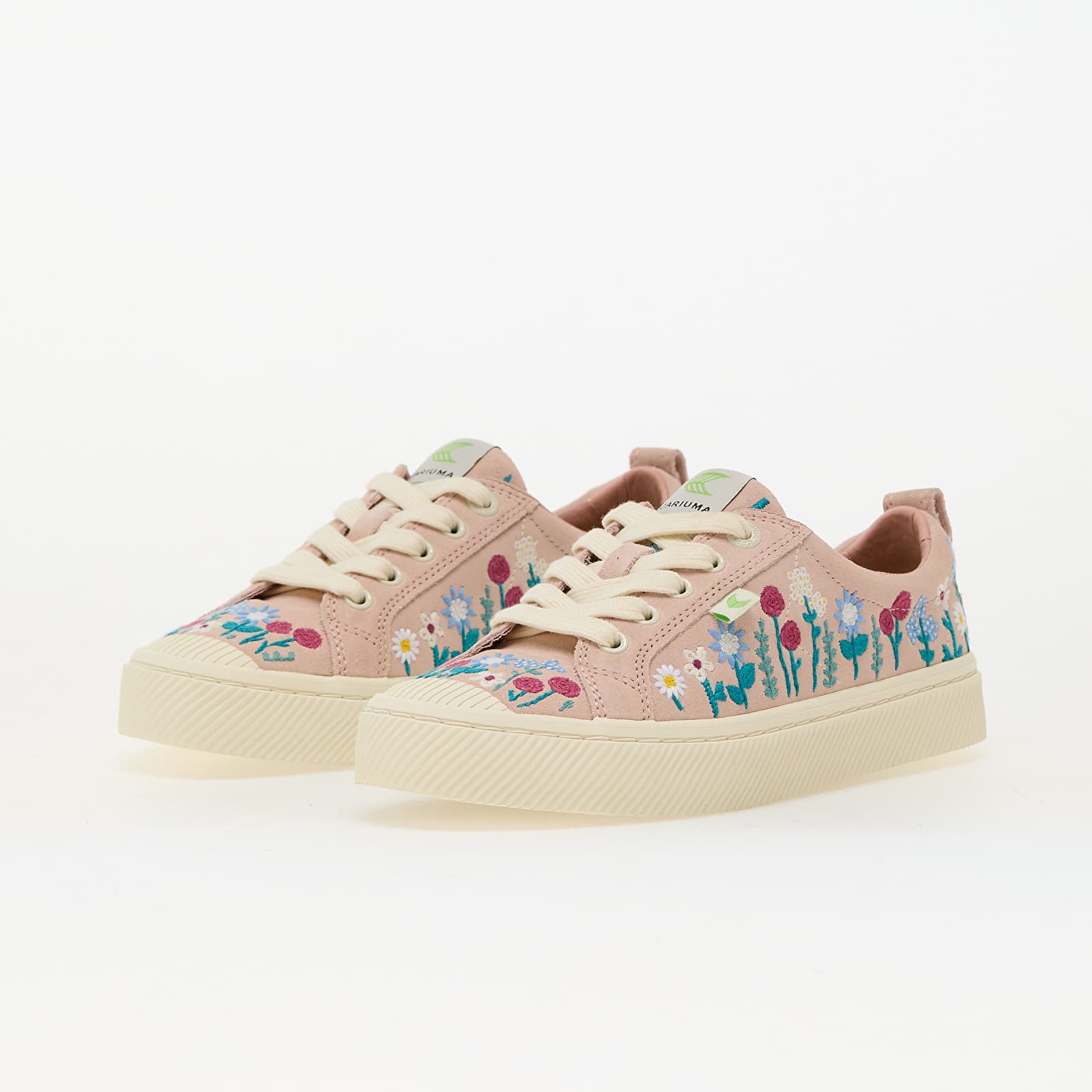 Sneakers und Schuhe für Frauen Cariuma W OCA Low Rose Embroidered Flowers