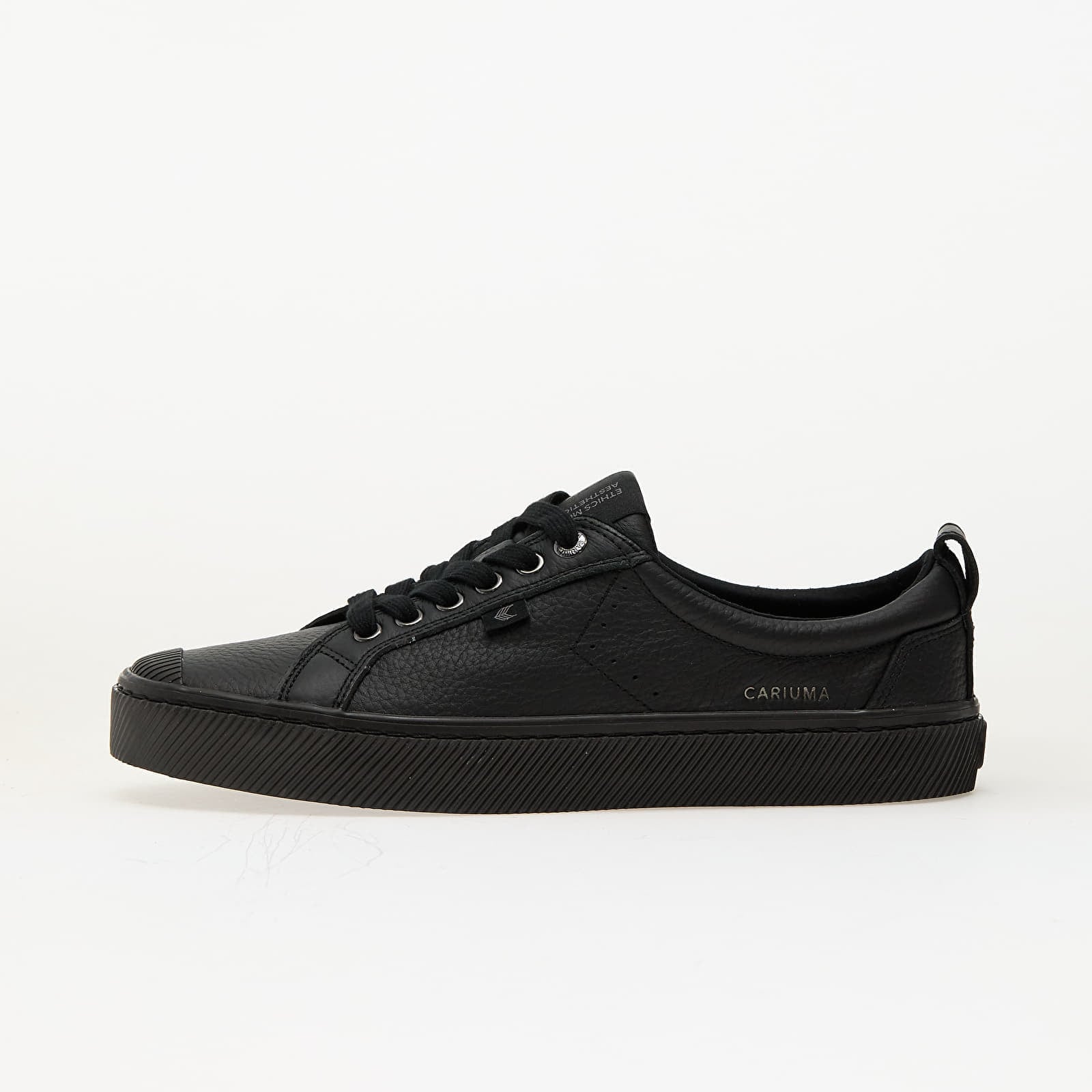 Sneakers Cariuma M Oca Low Triple Black EUR 43.5