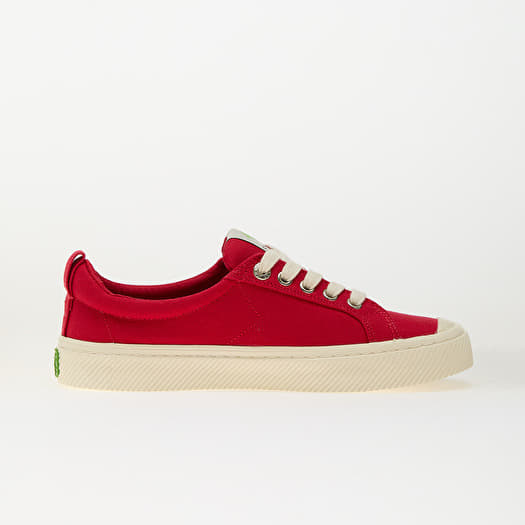 Women's sneakers and shoes Cariuma W Oca Low Red Queens