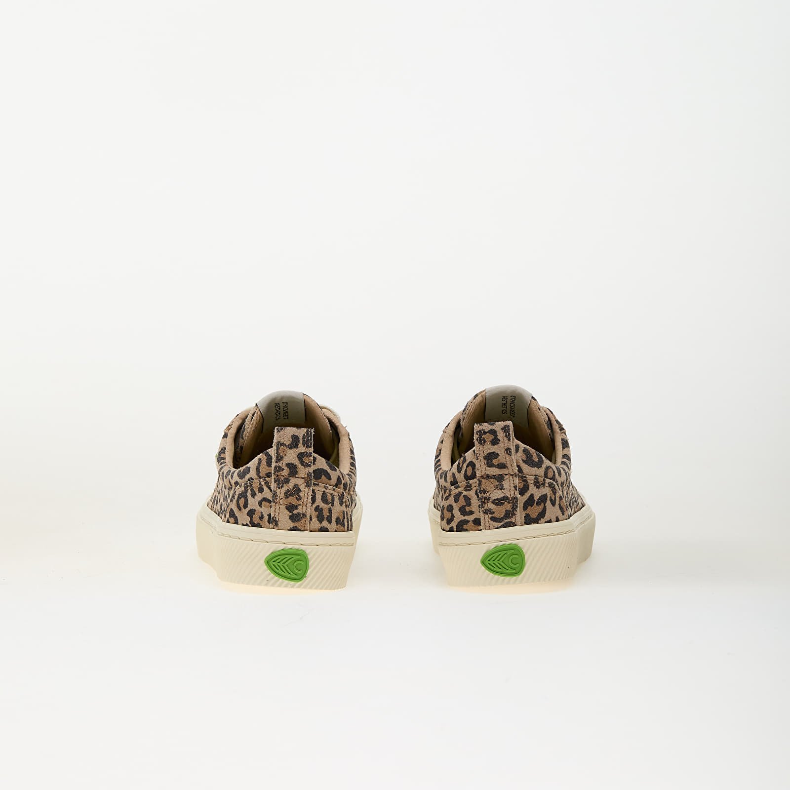 Women's sneakers and shoes Cariuma W OCA Low Leopard Print