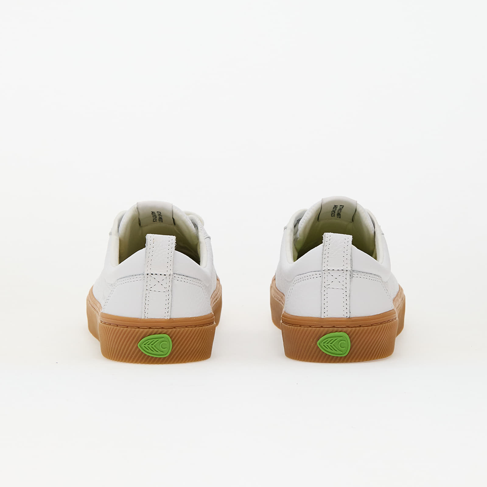 Naiste tossud ja kingad Cariuma W OCA Low Gum White