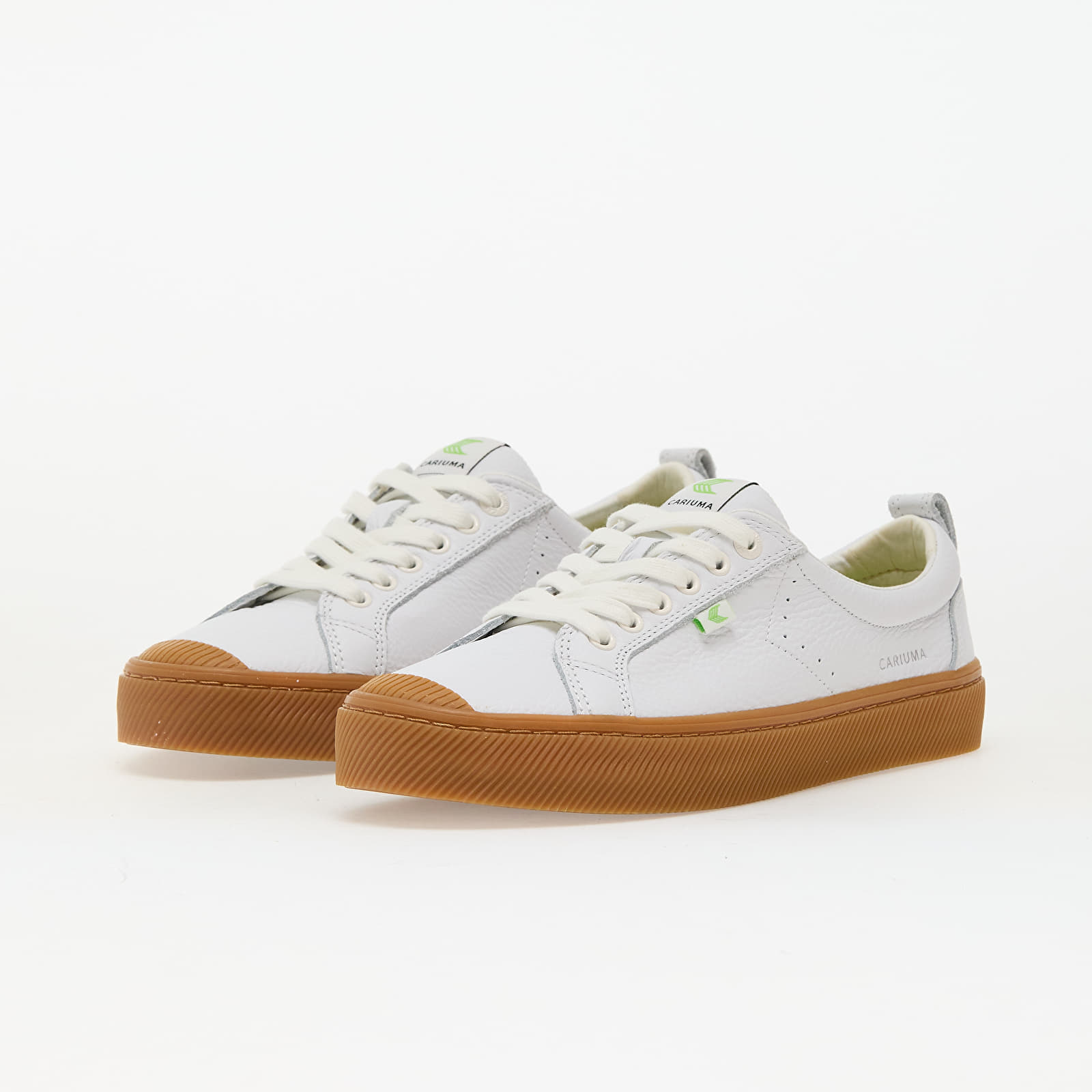 Naiste tossud ja kingad Cariuma W OCA Low Gum White