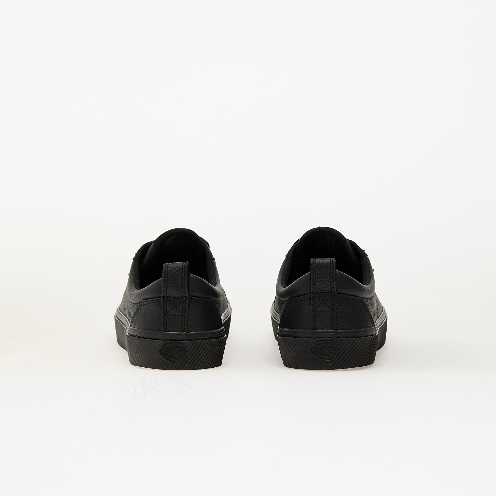 Damesschoenen Cariuma W Oca Low Triple Black