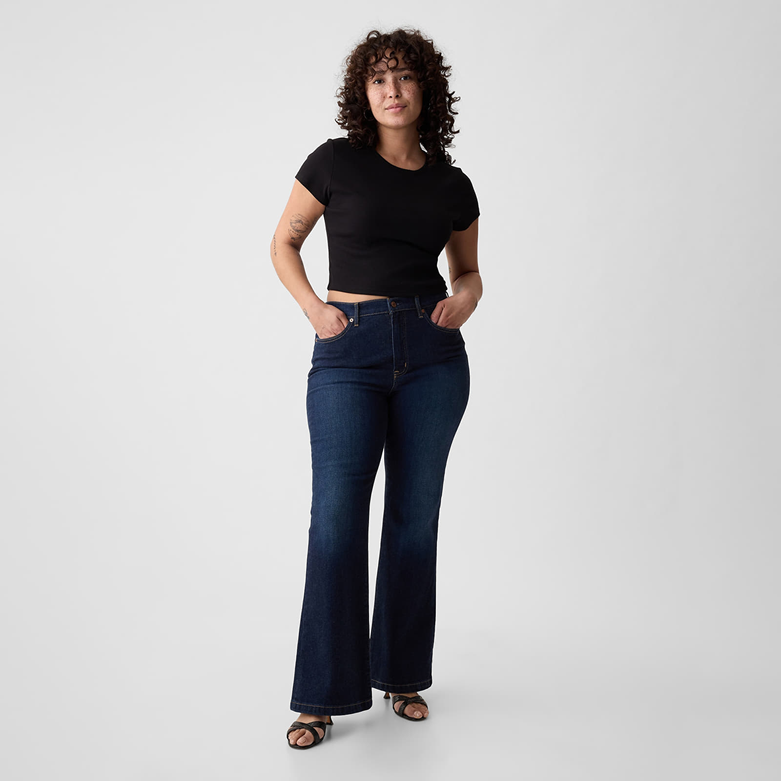 Jeans für Frauen GAP 70S Flare High Rise Dk Holzer Jeans Dark Wash