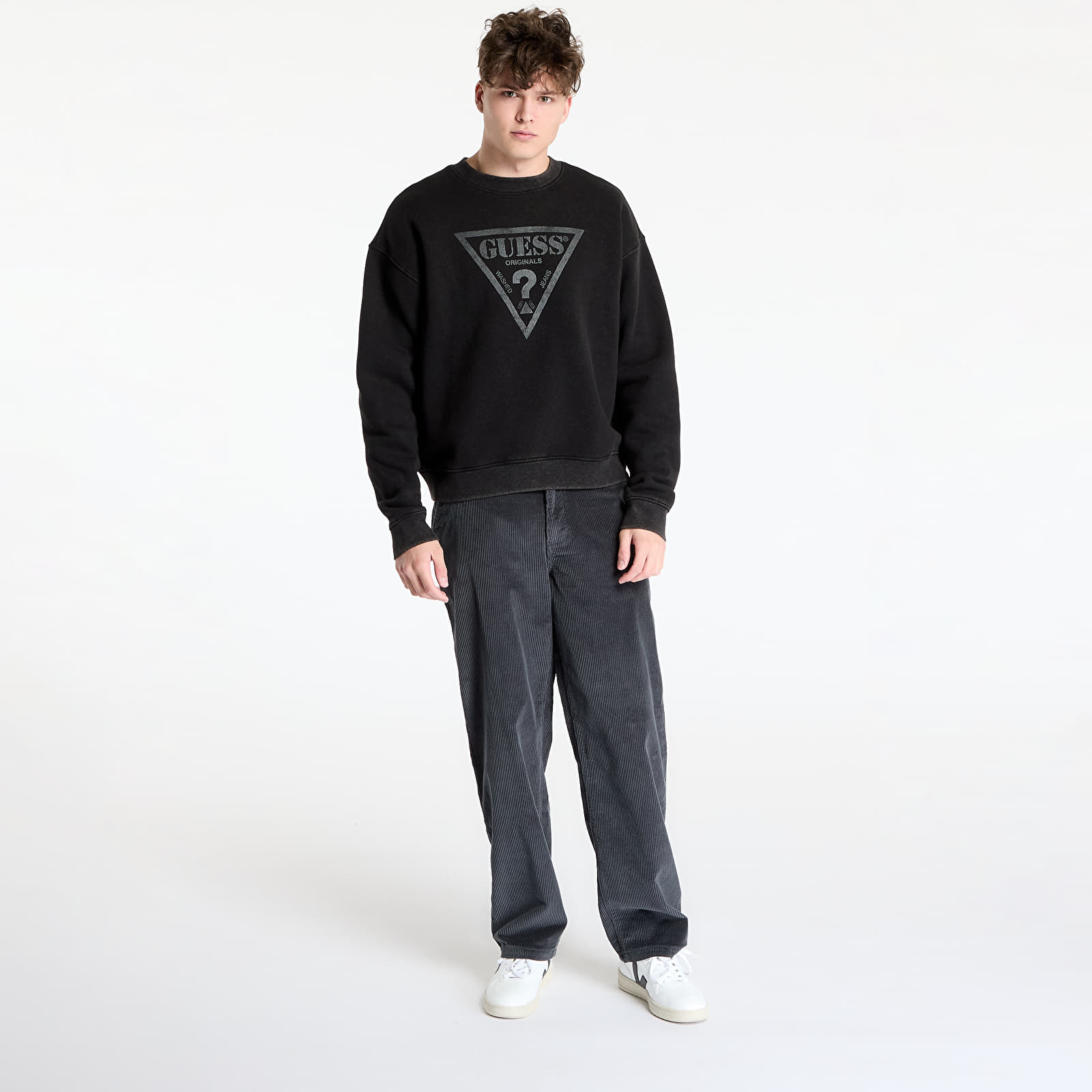Hoodies GUESS Go Vintage Triangle Crewneck Jet Black Multi