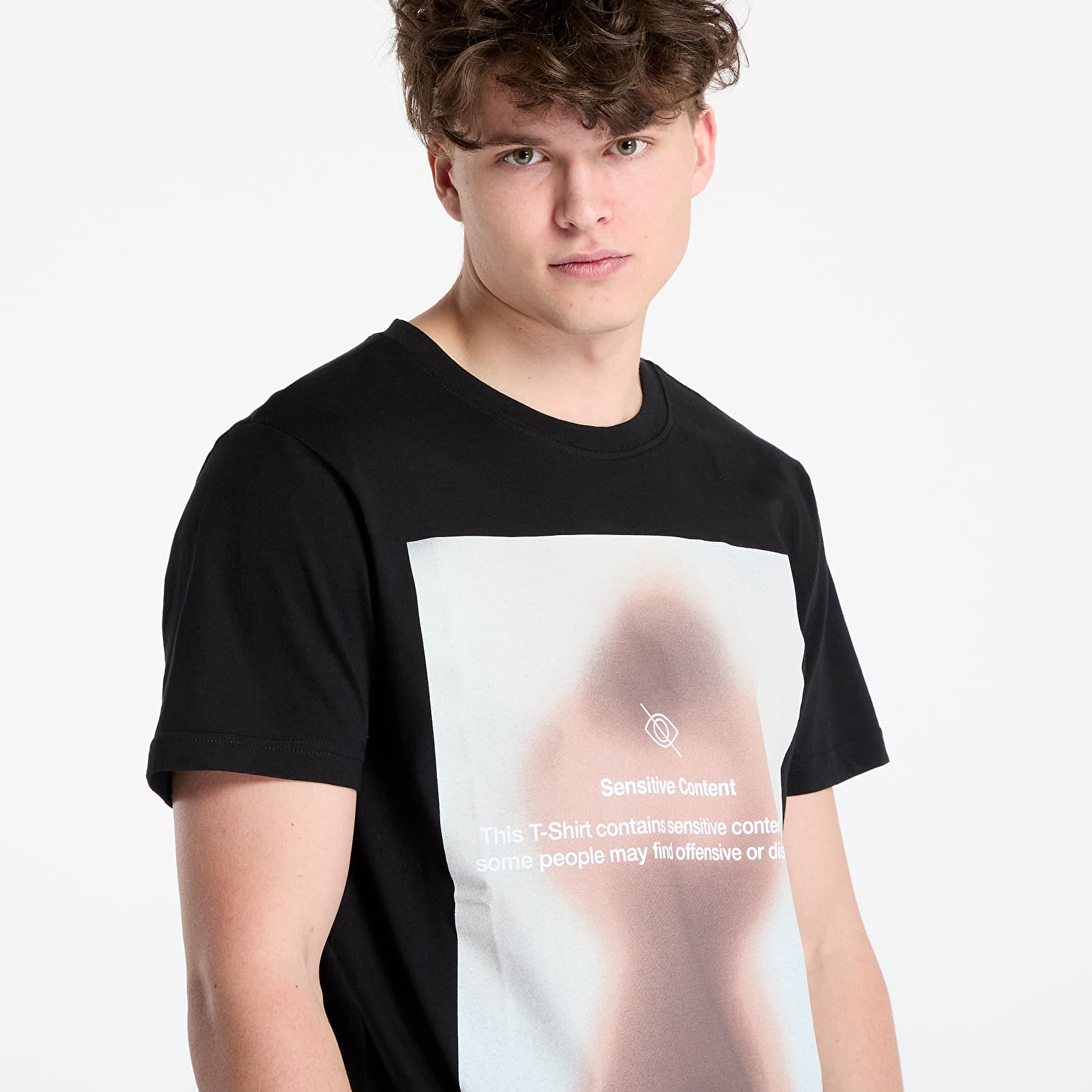 T-särgid Urban Classics Sensitive Content Tee Black