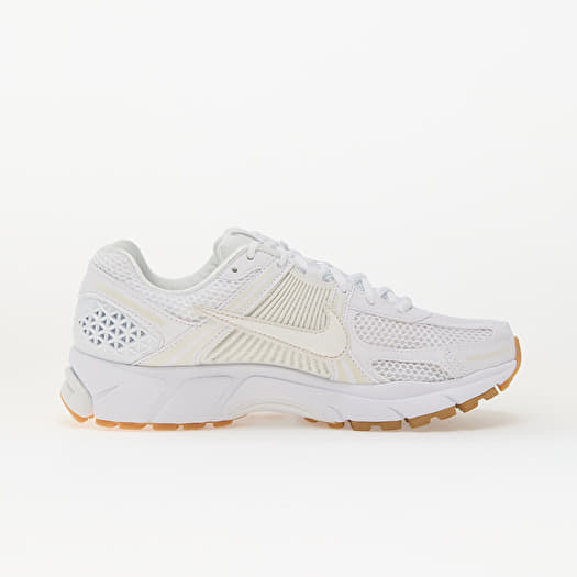 Women's sneakers and shoes Nike W Zoom Vomero 5 White/ White