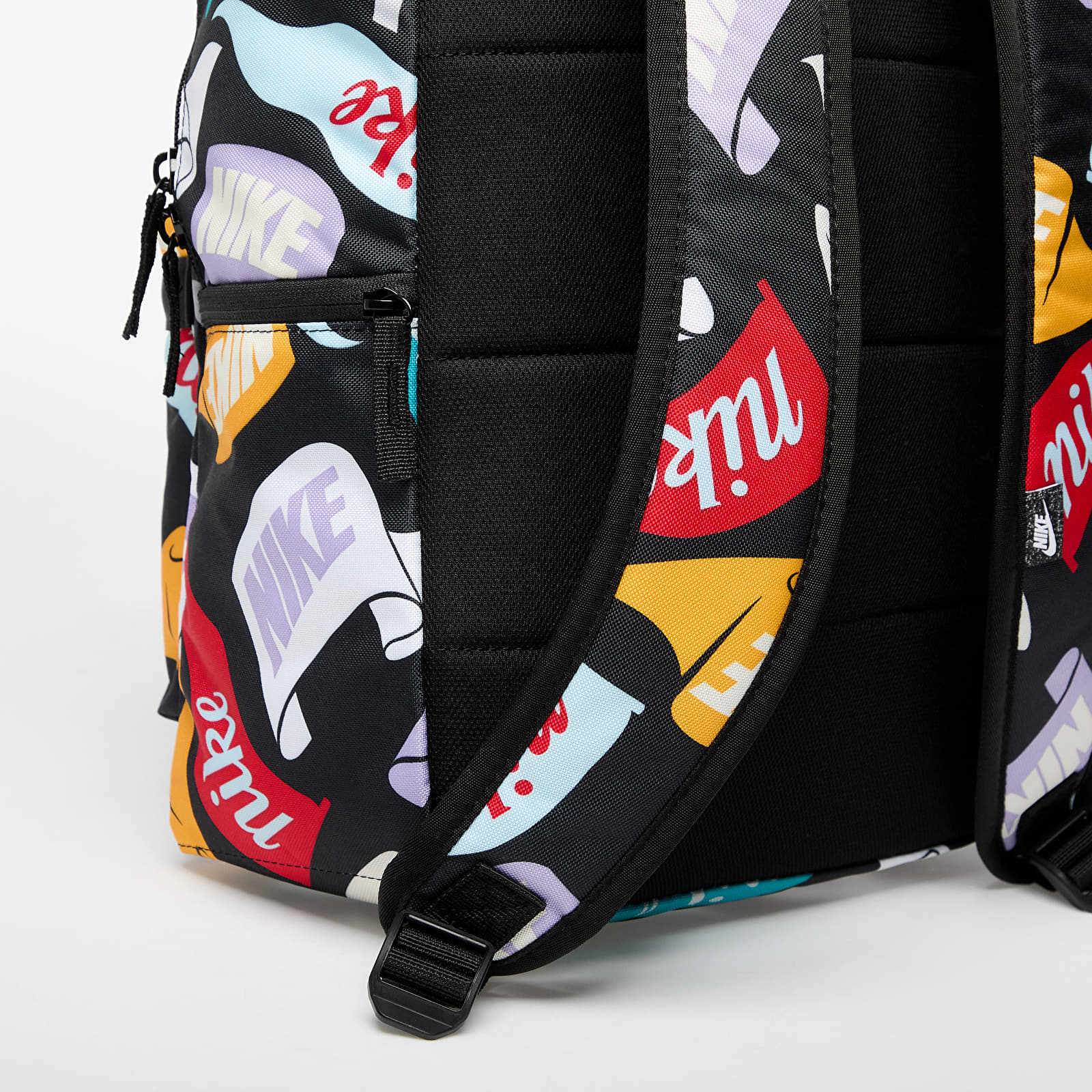Rucksäcke für Männer Nike Heritage Backpack (25L) Black/ Black/ White