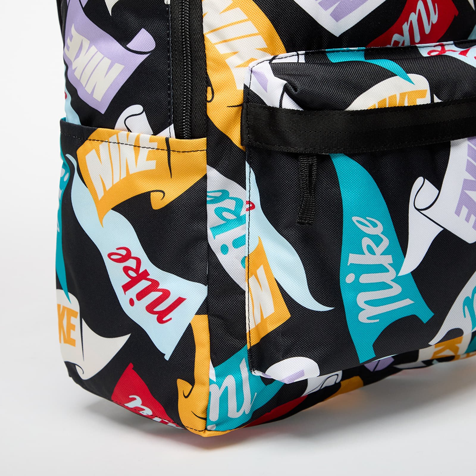 Rucksäcke für Männer Nike Heritage Backpack (25L) Black/ Black/ White