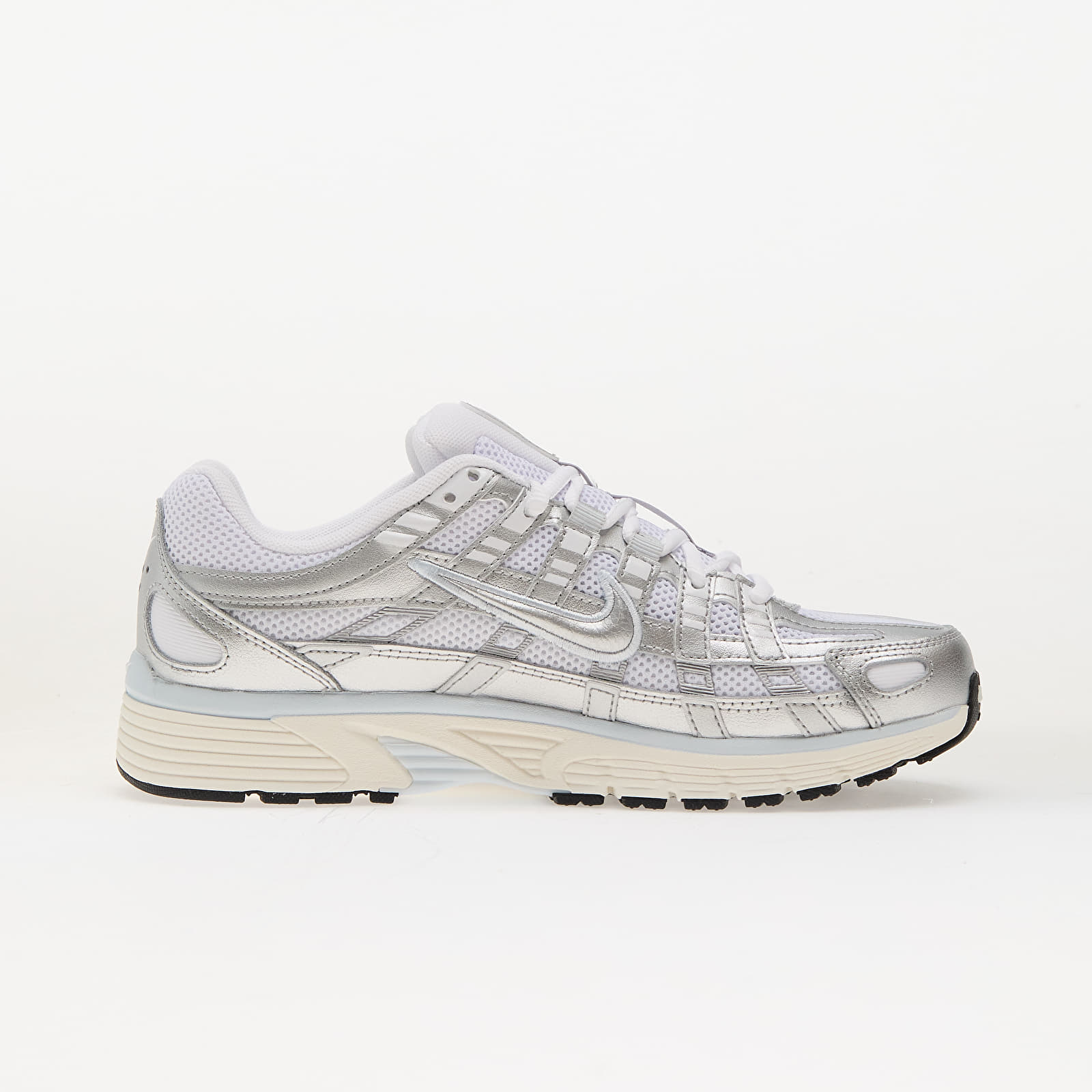 Damesschoenen Nike W P-6000 White/ Metallic Silver-Blue Tint-Sail