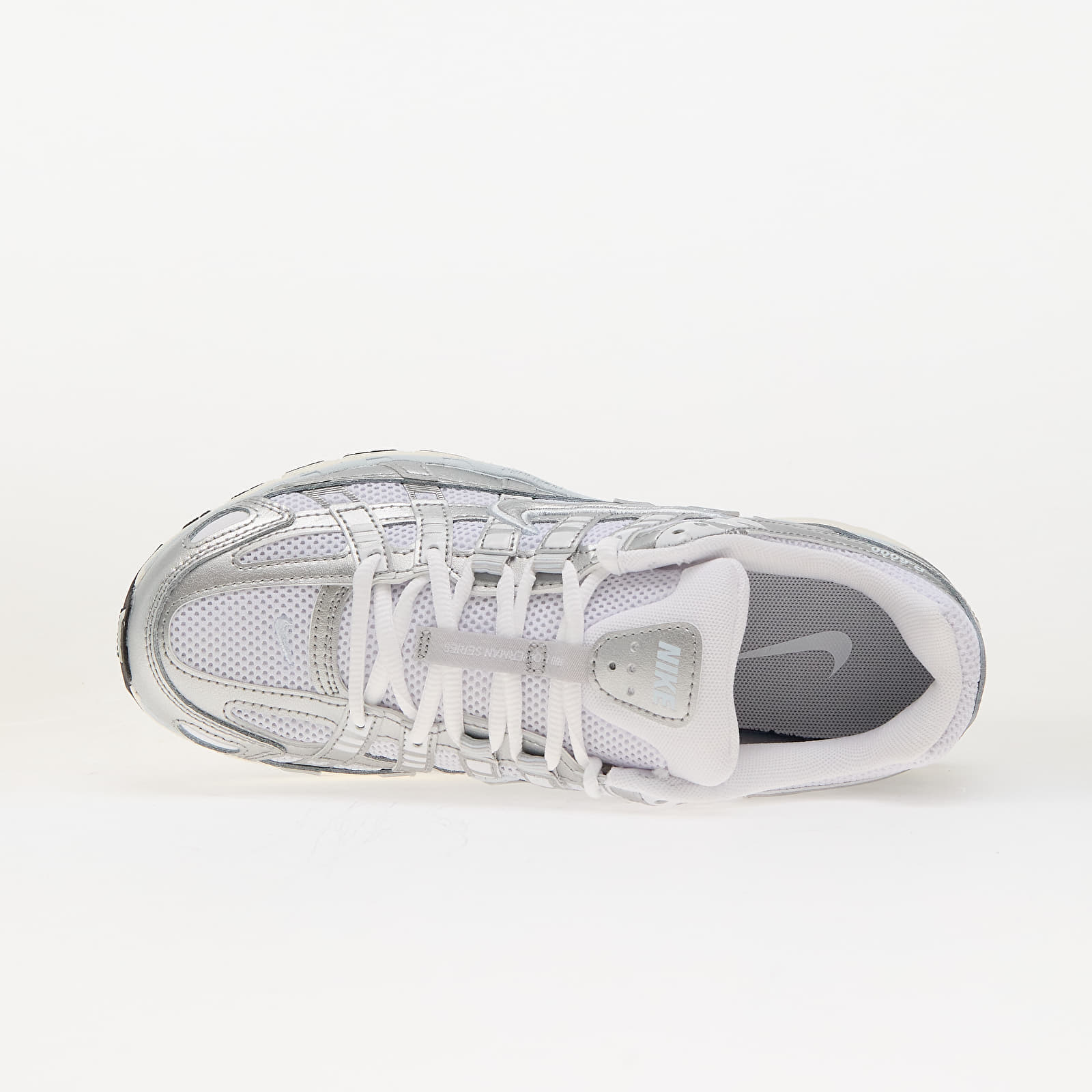 Damesschoenen Nike W P-6000 White/ Metallic Silver-Blue Tint-Sail
