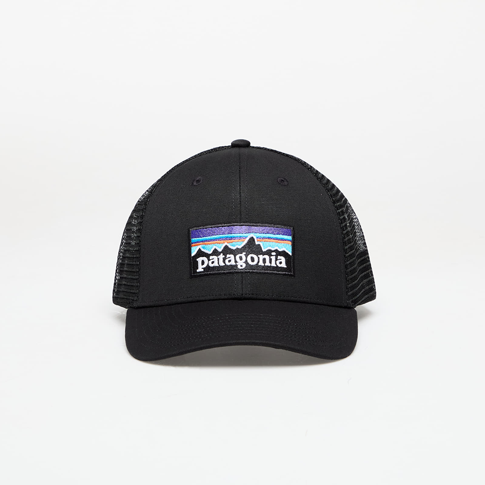 Cepures Patagonia P6 Logo LoPro Trucker Hat Black