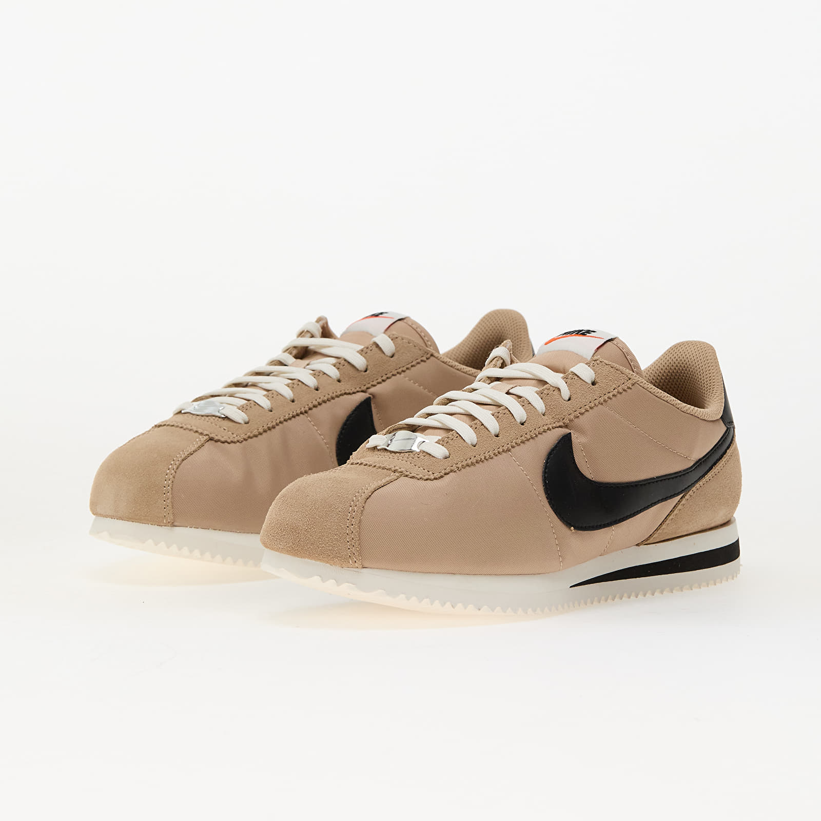 Naiste tossud ja kingad Nike W Cortez Desert/ Black-Sail
