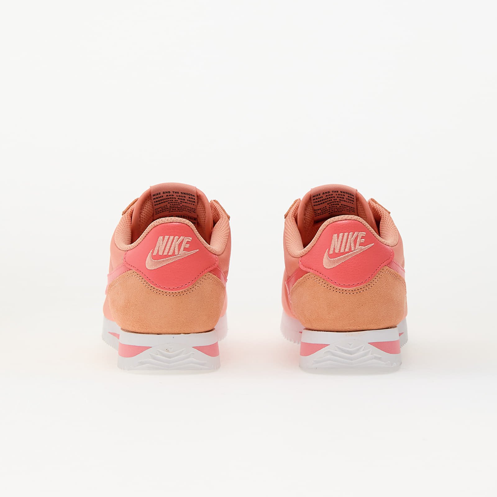 Buty damskie Nike Cortez Textile Apricot Agate/ Magic Ember-White